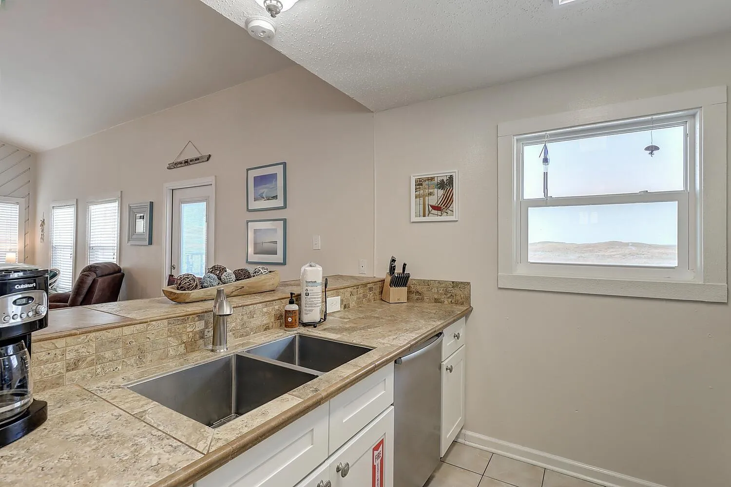 Other in It Is Fine LCV26 Pet Friendly