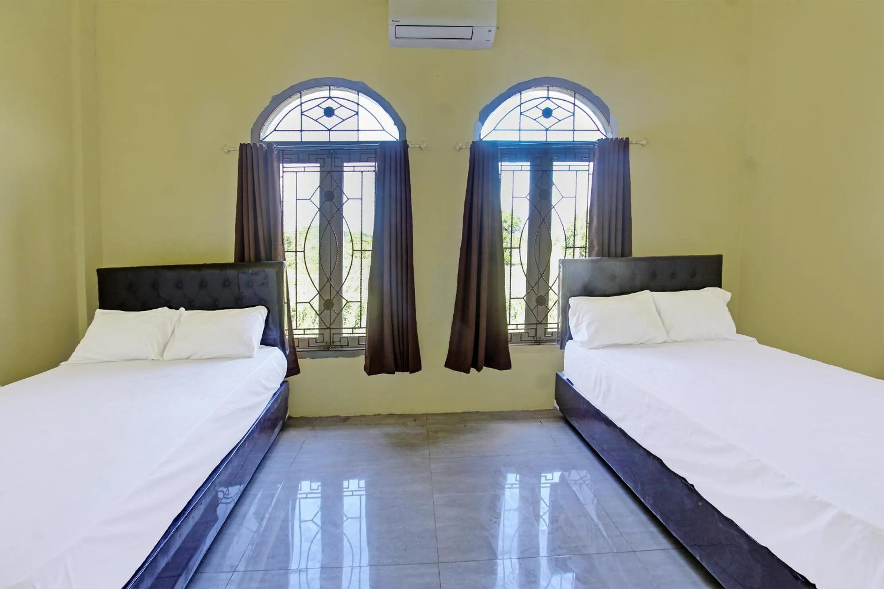 Bedroom, Bed in Hotel O Ayu Bypass MansionNearBundaran Gerung