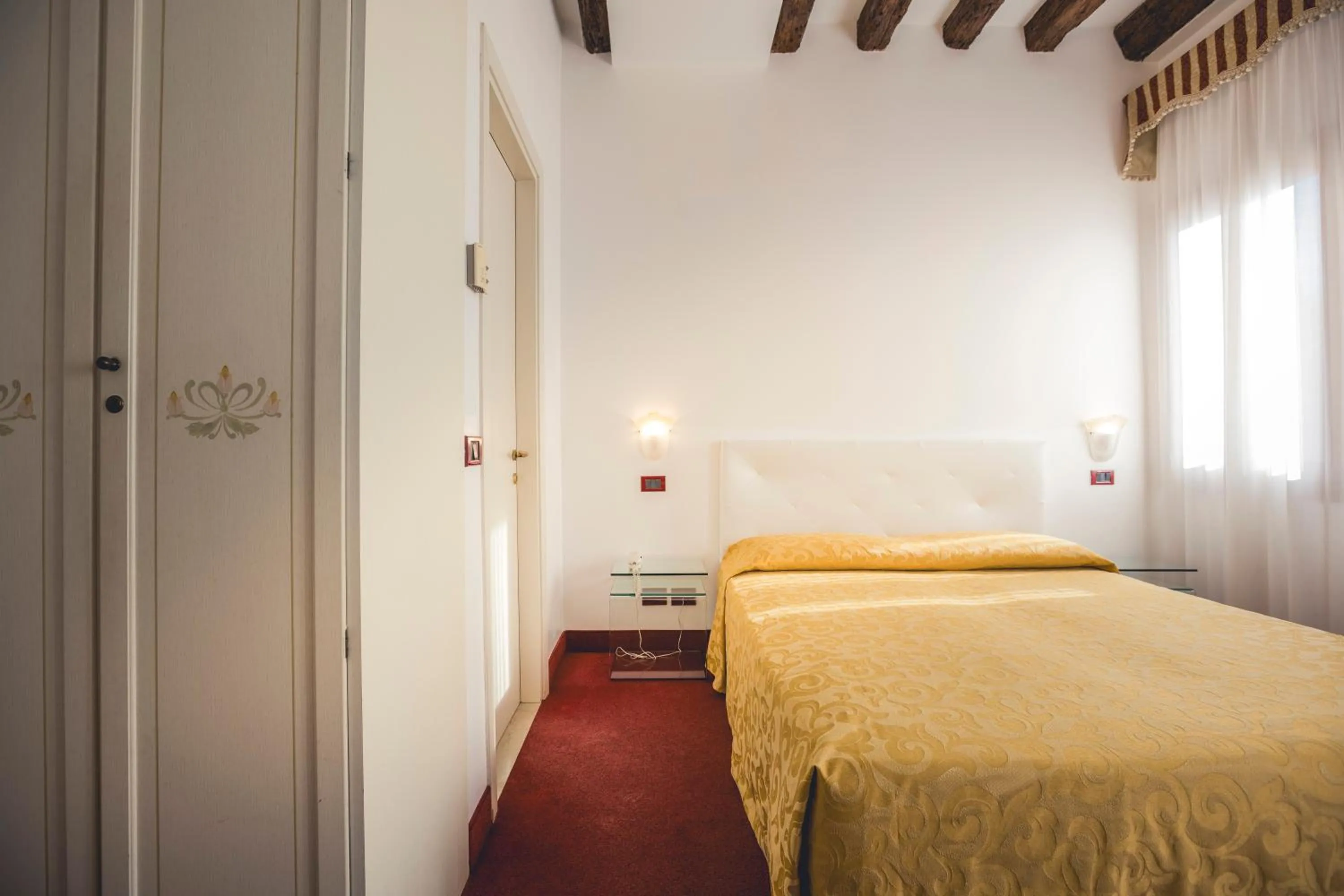 Bedroom, Bed in Locanda Ca' Lucrezia