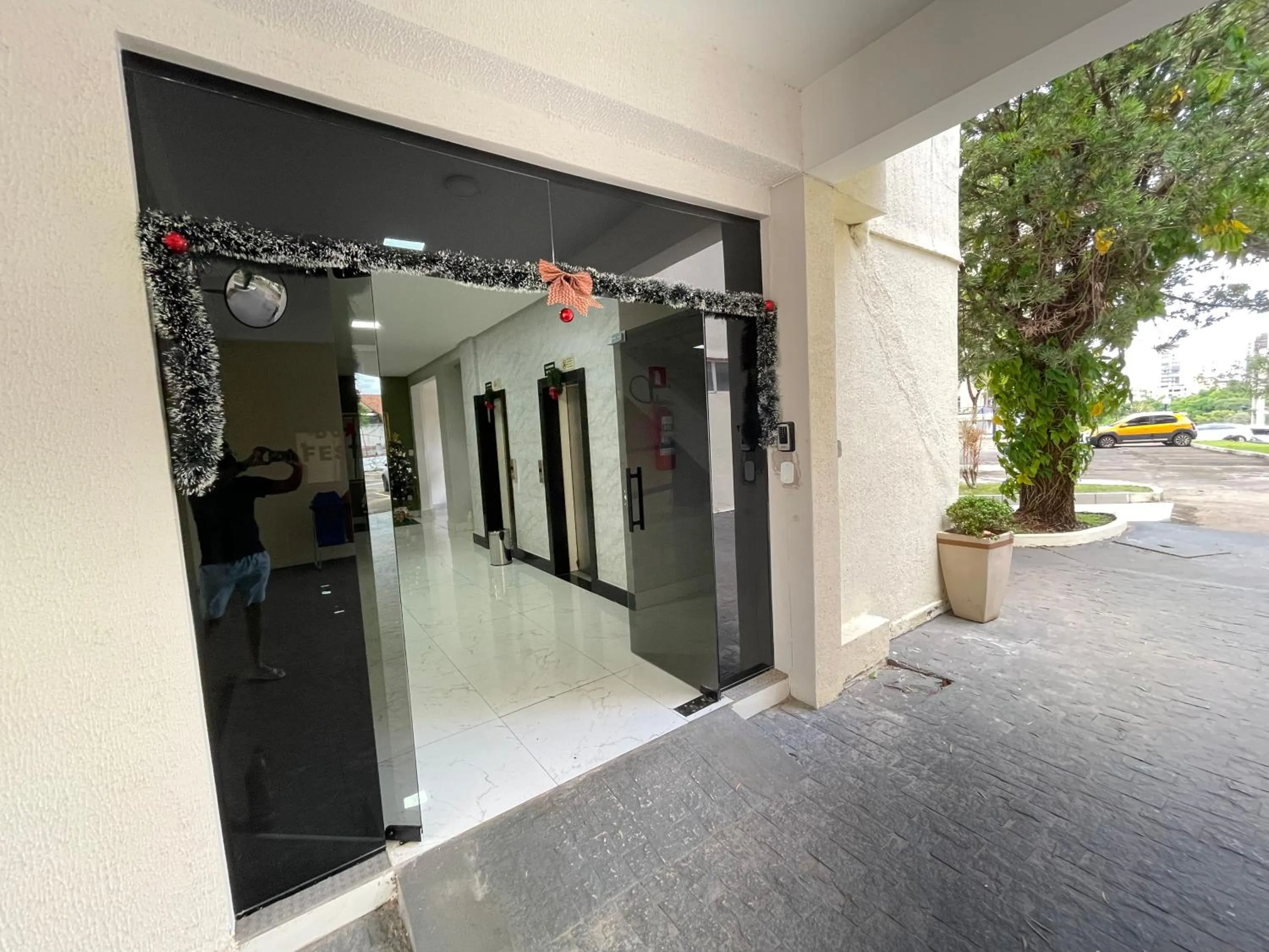 Facade/entrance in Araras Apart Service I