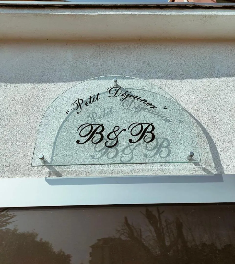 Logo/Certificate/Sign in B&B Petit déjeuner