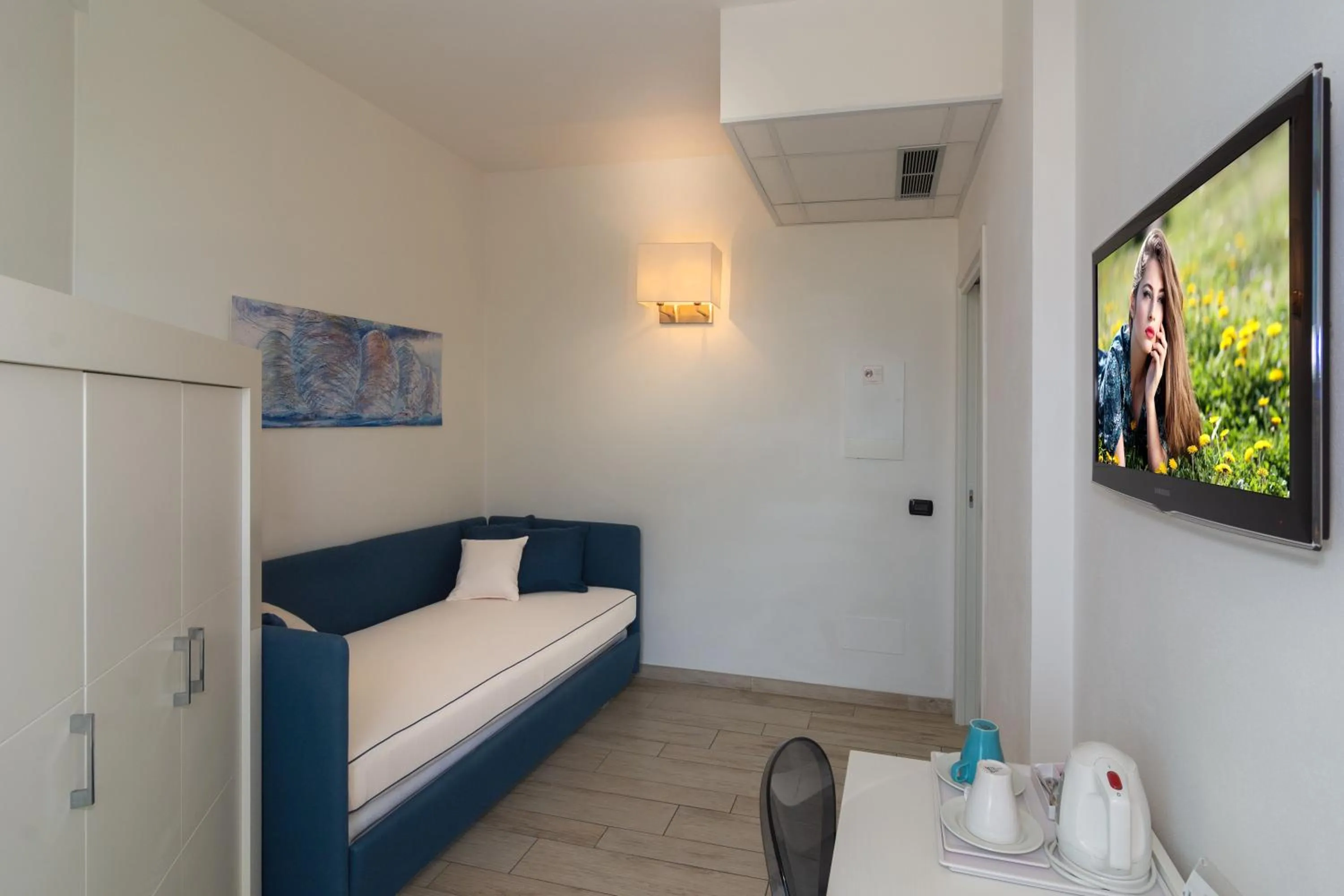 Coffee/tea facilities, Bed in Hotel Central Park