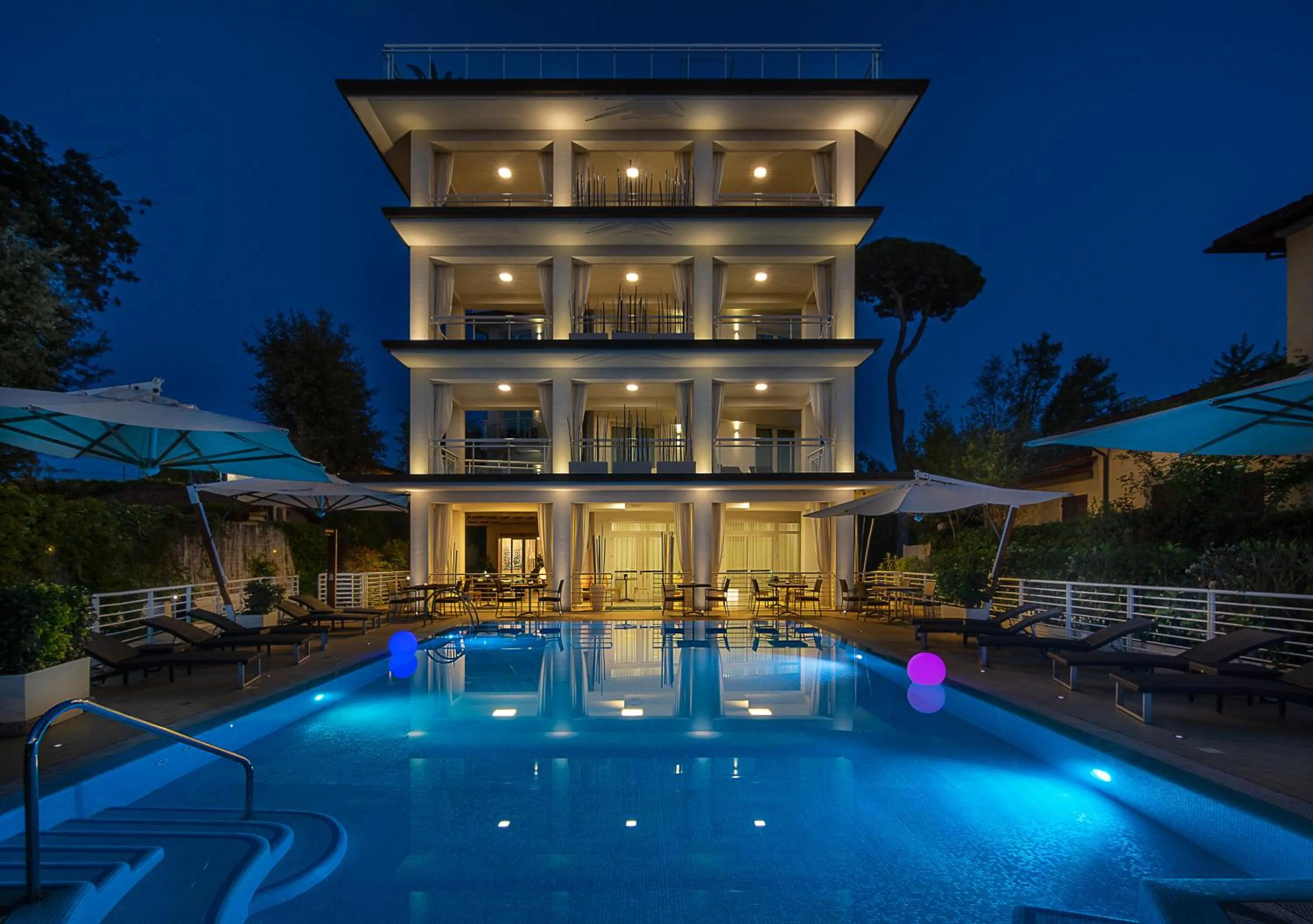 Property building in Hotel Central Park