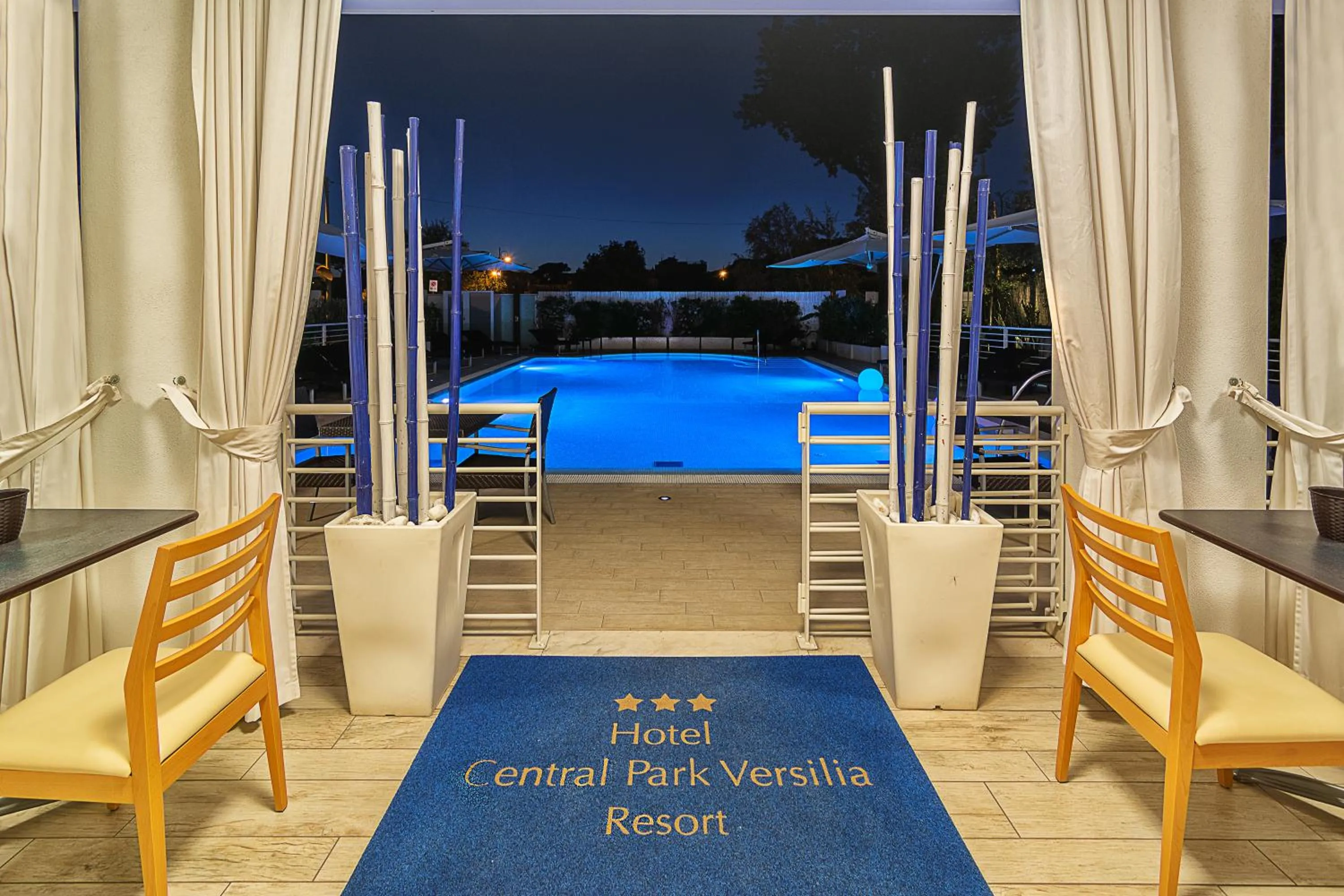 Swimming pool in Hotel Central Park