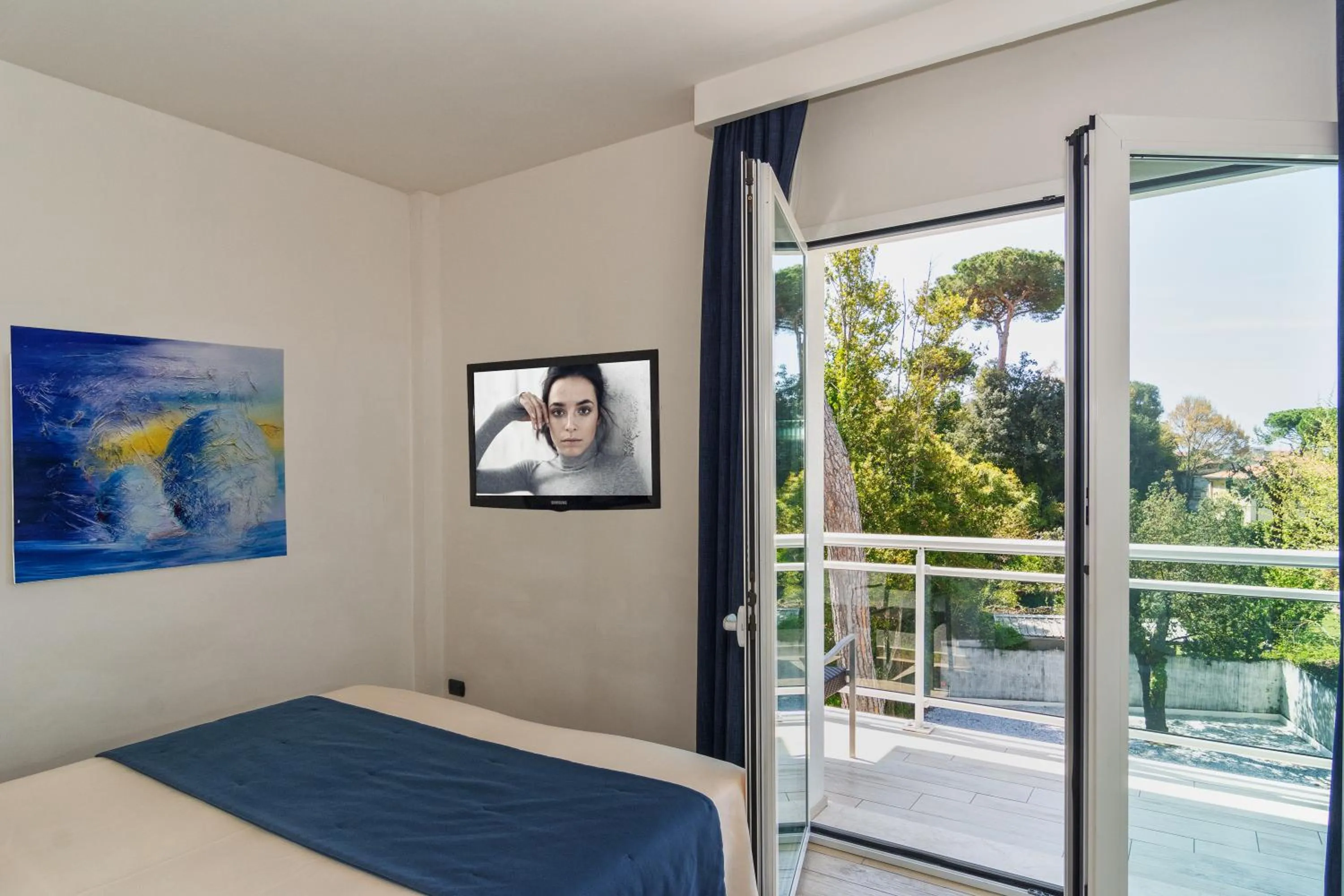 TV and multimedia, Bed in Hotel Central Park