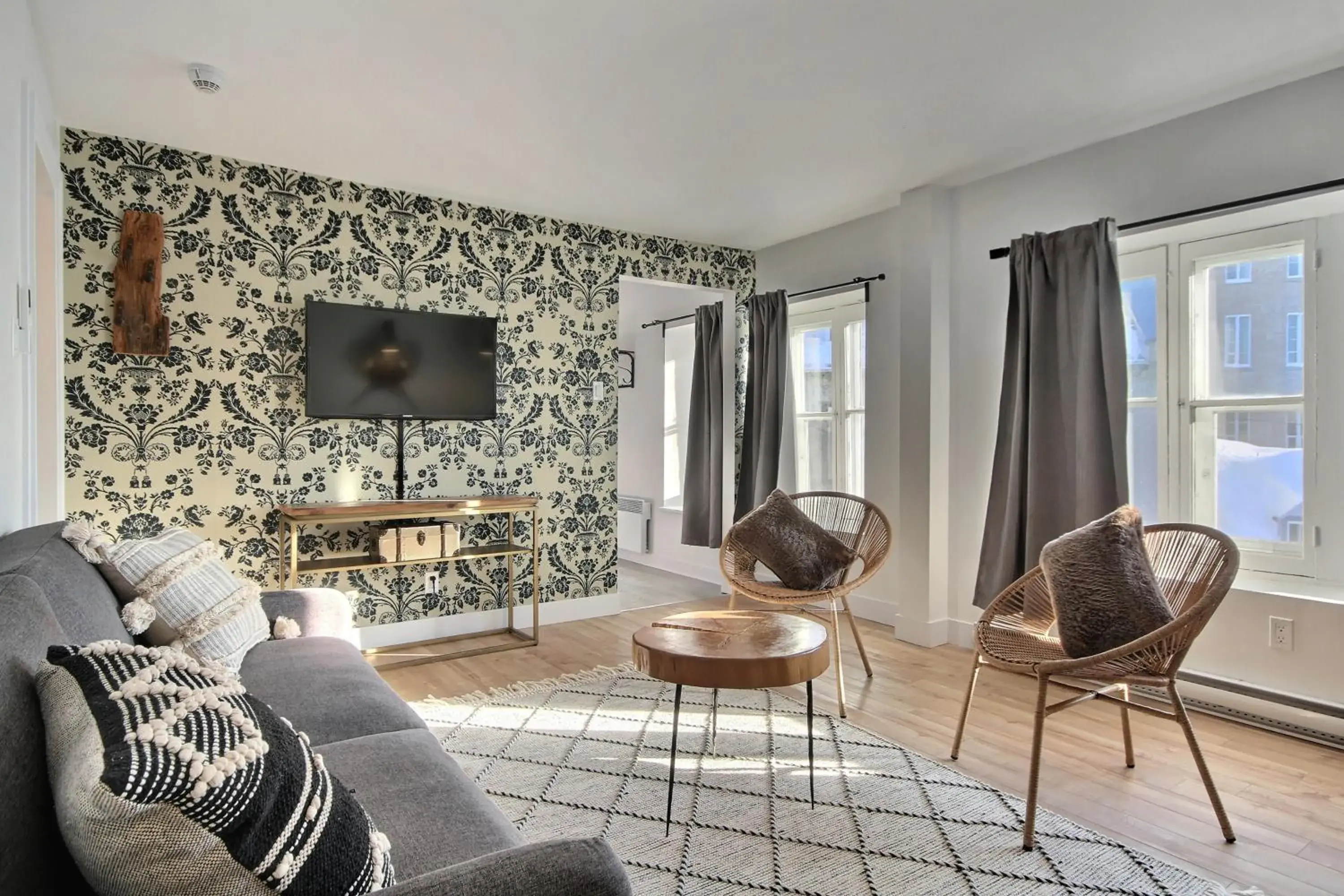 North House - Unique and Sunny Top Floor Old Quebec Gem North House - Unique and Sunny Top Floor Old Quebec Gem