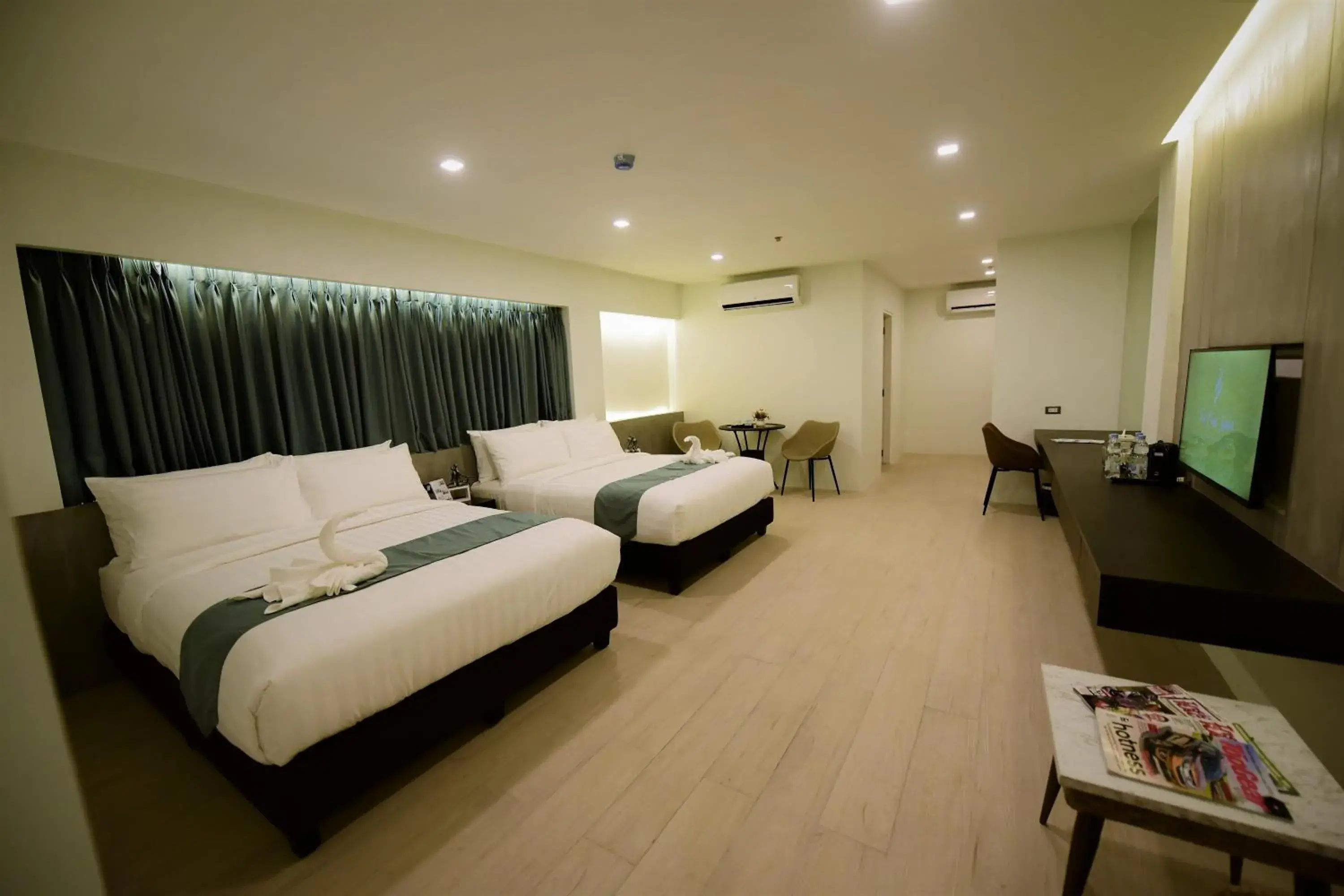 Photo of the whole room, Bed in The First Islatel Photo of the whole room, Bed in The First Islatel