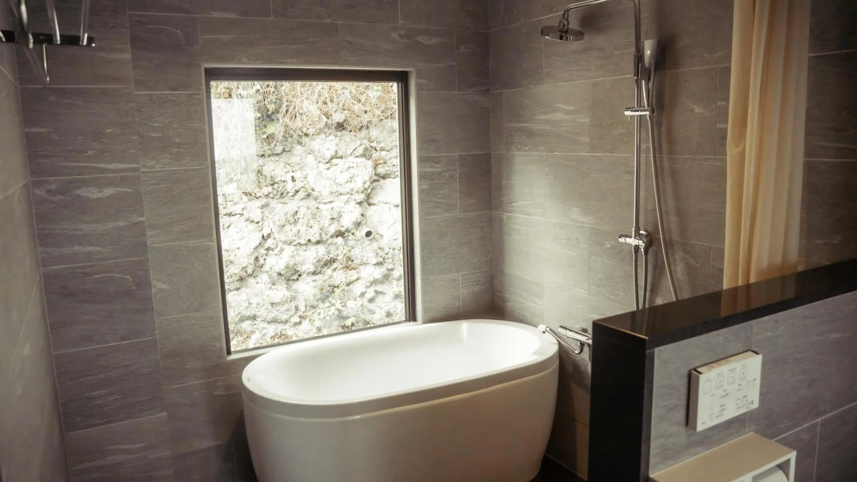 Shower in MARINX POOLVILLA NAKANDAKARI