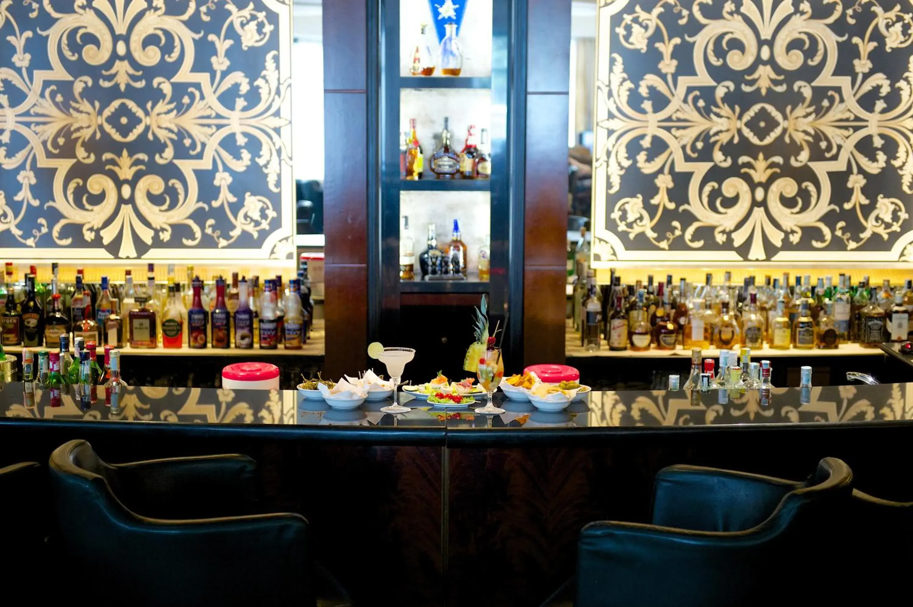Lounge or bar, Restaurant/Places to Eat in Mercure Catania Excelsior