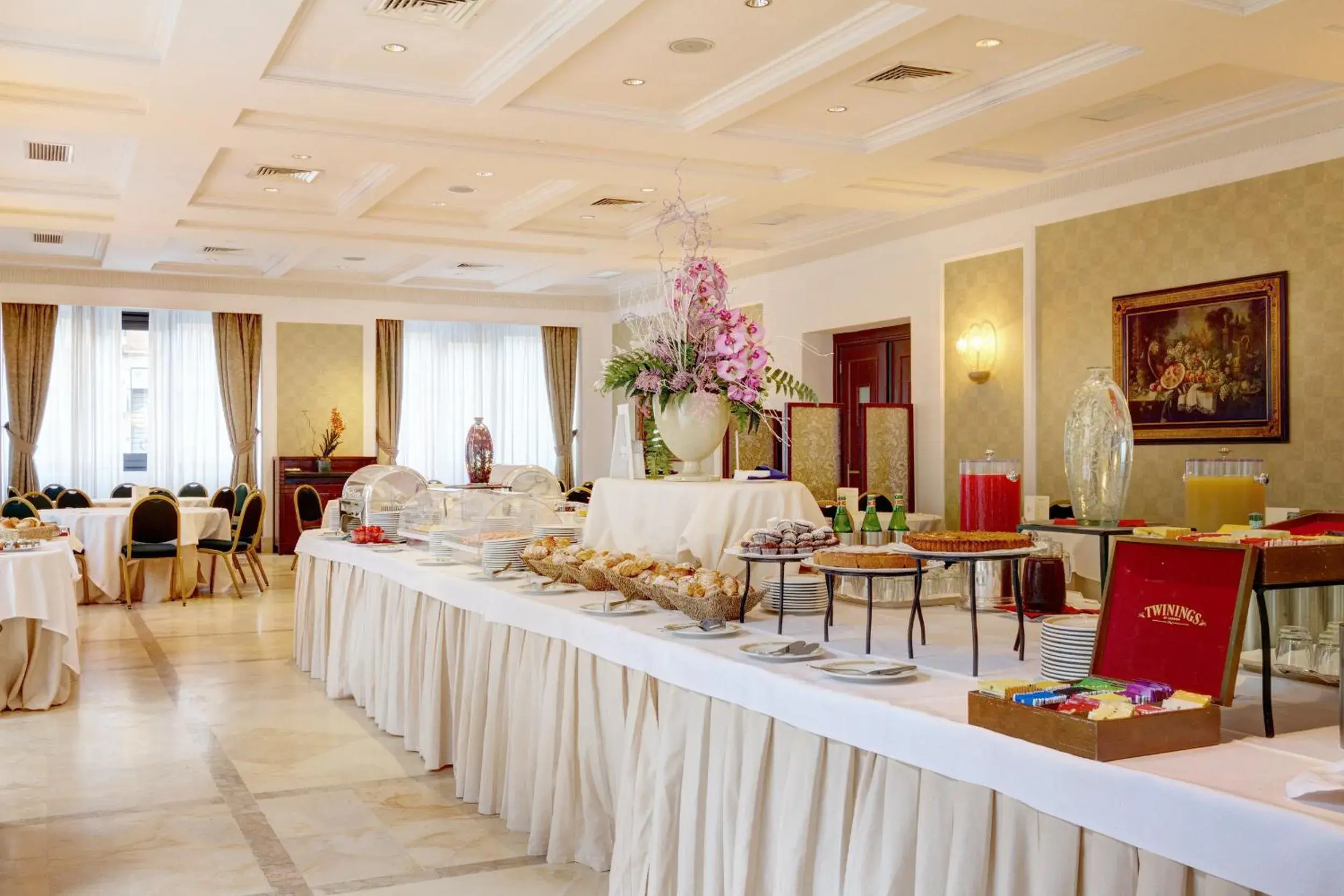 Restaurant/Places to Eat in Mercure Catania Excelsior