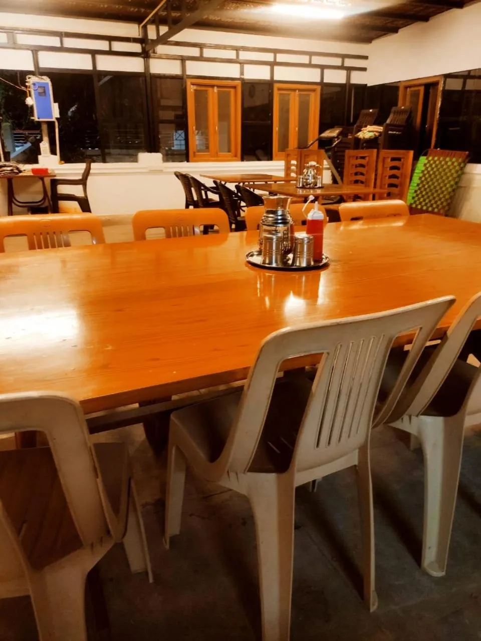 Restaurant/places to eat in Bhavan Resorts