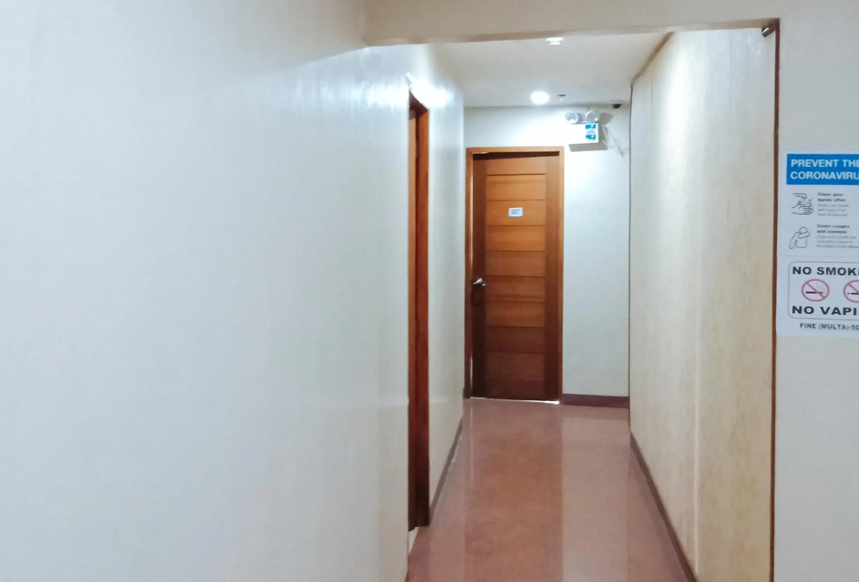 Lobby or reception in RedDoorz @ H.F. Golden Travellers Inn Lobby or reception in RedDoorz @ H.F. Golden Travellers Inn