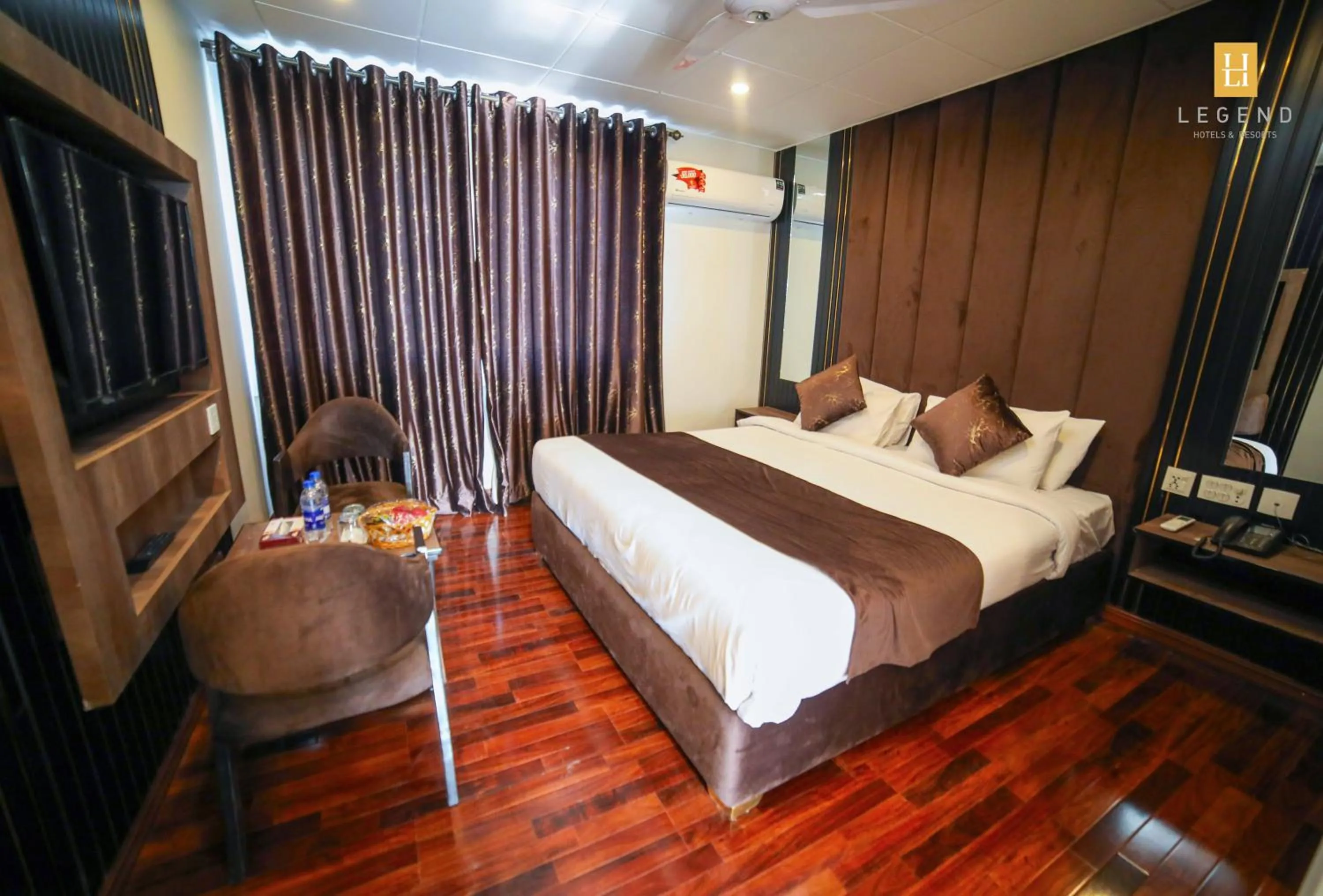 Bed in Legend Hotel Skardu