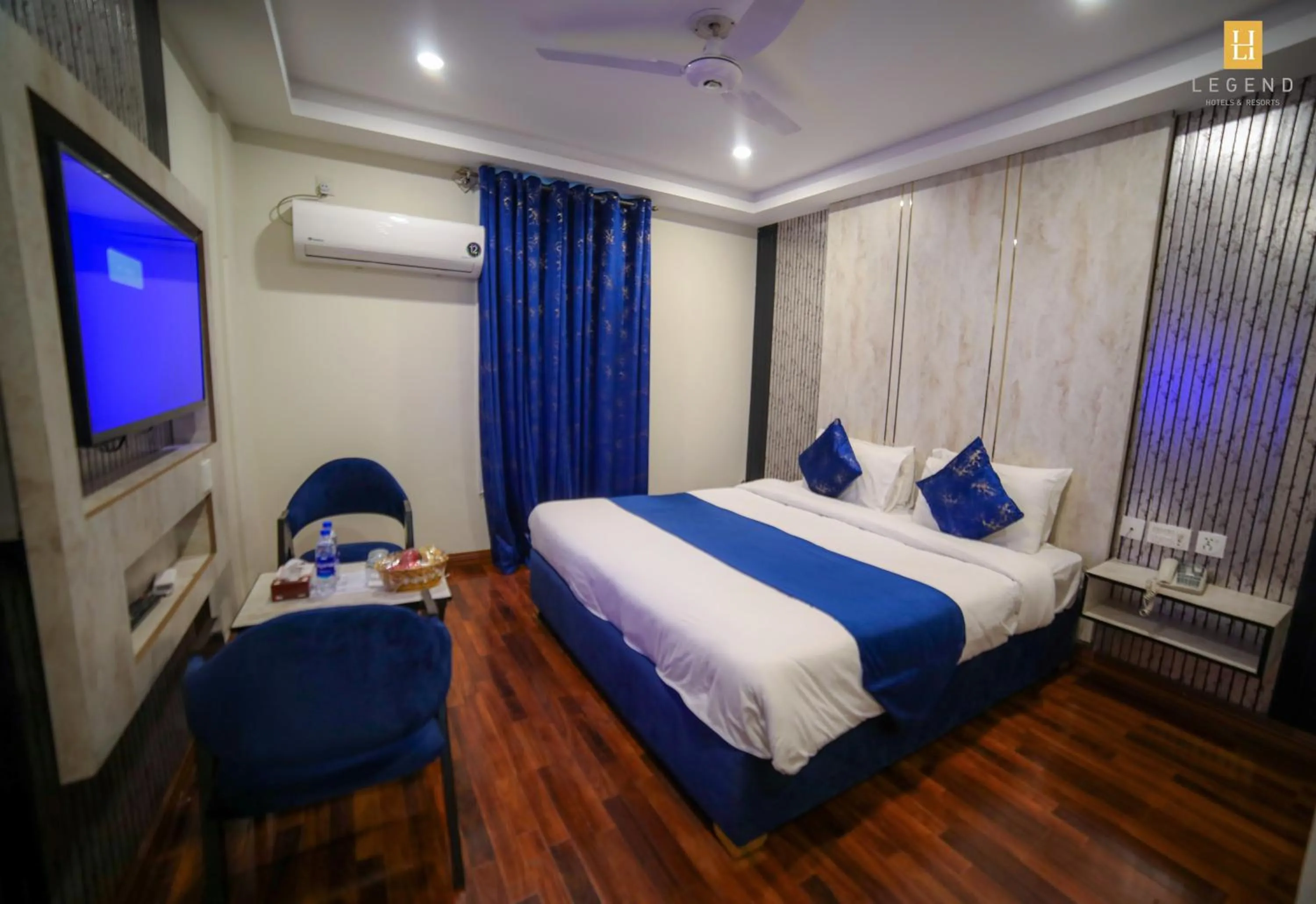 Bed in Legend Hotel Skardu