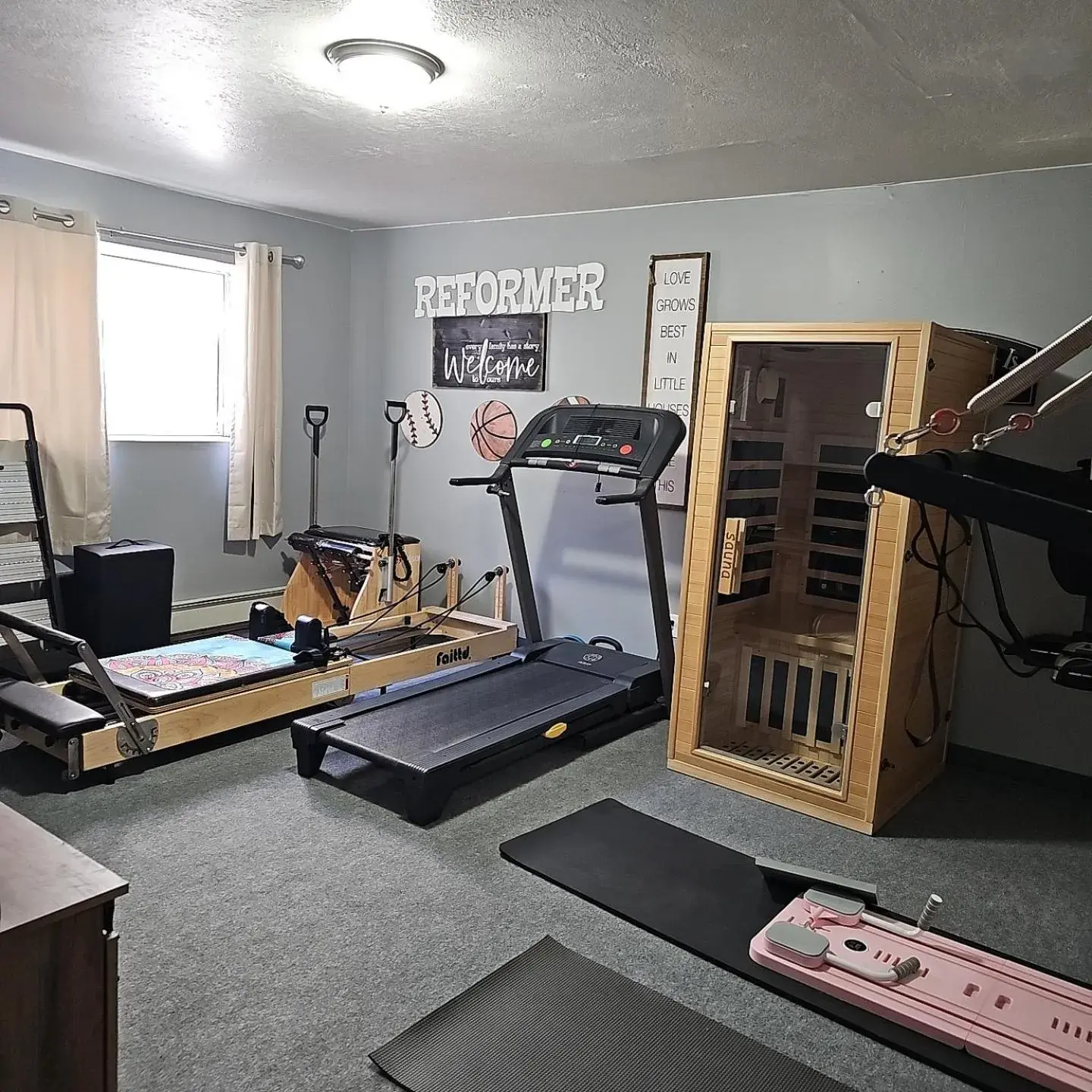 Property building in Jefferson Inn Property building in Jefferson Inn