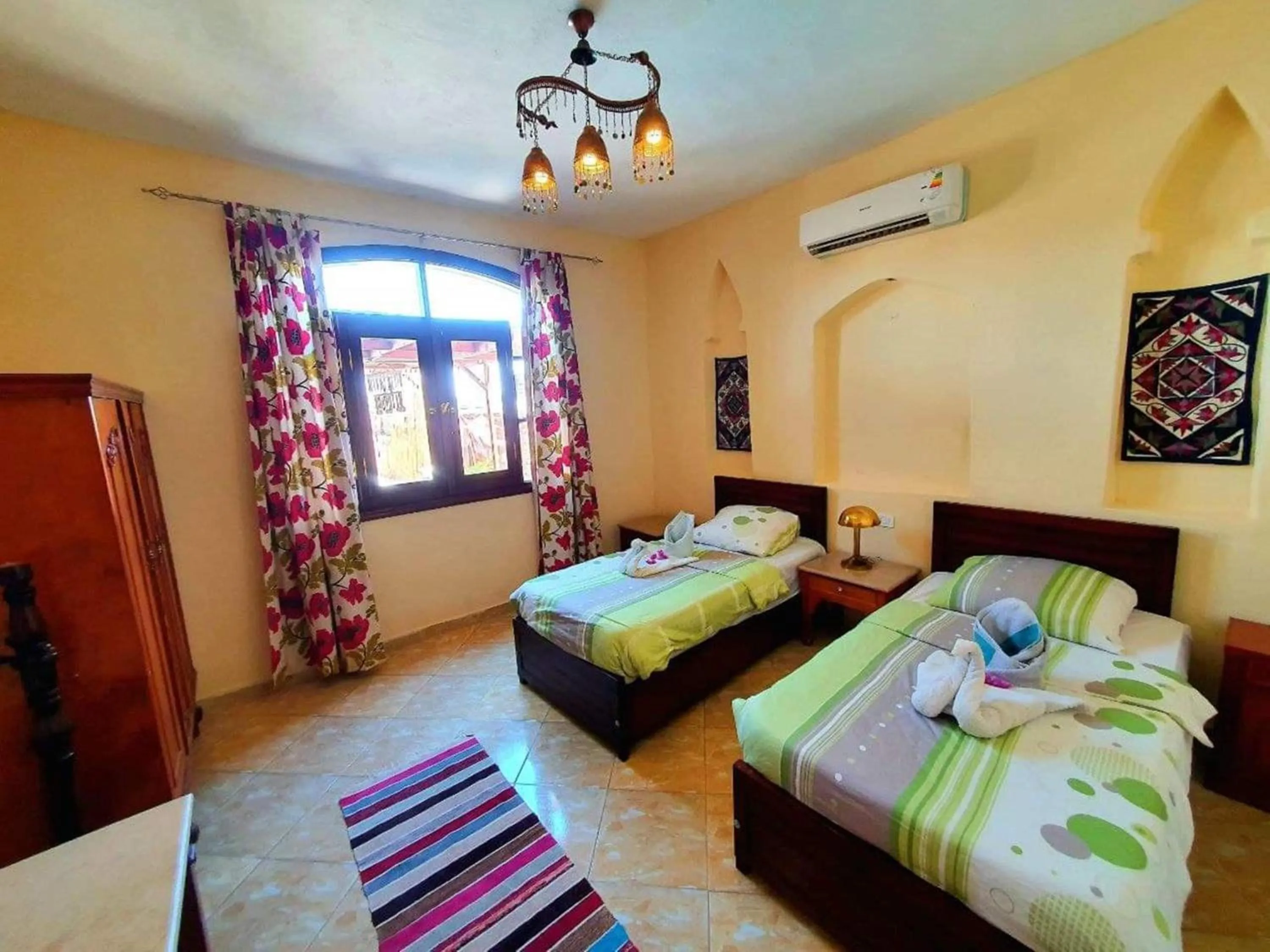 Photo of the whole room, Bed in Nile Compound