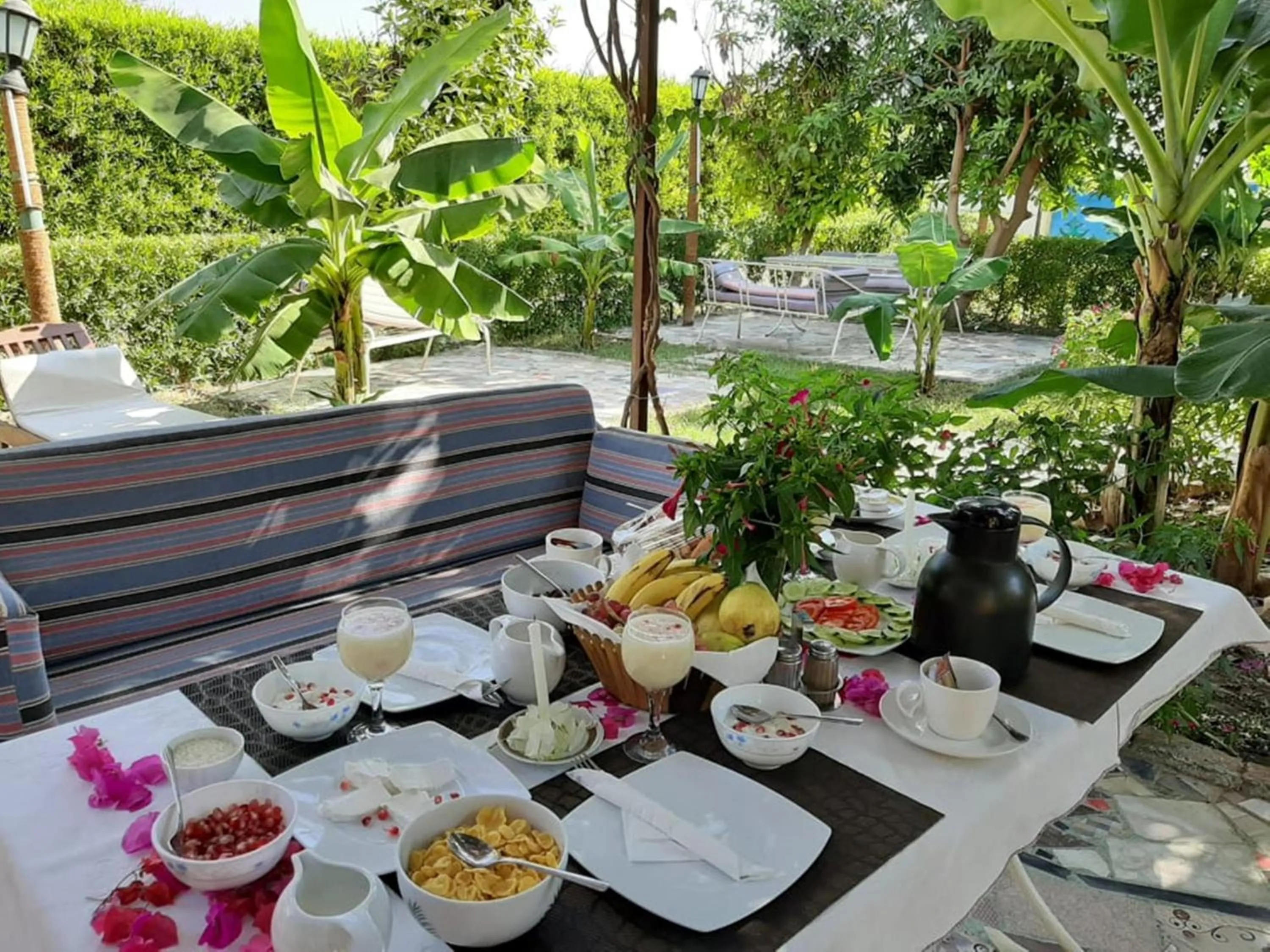 Food and drinks in Nile Compound