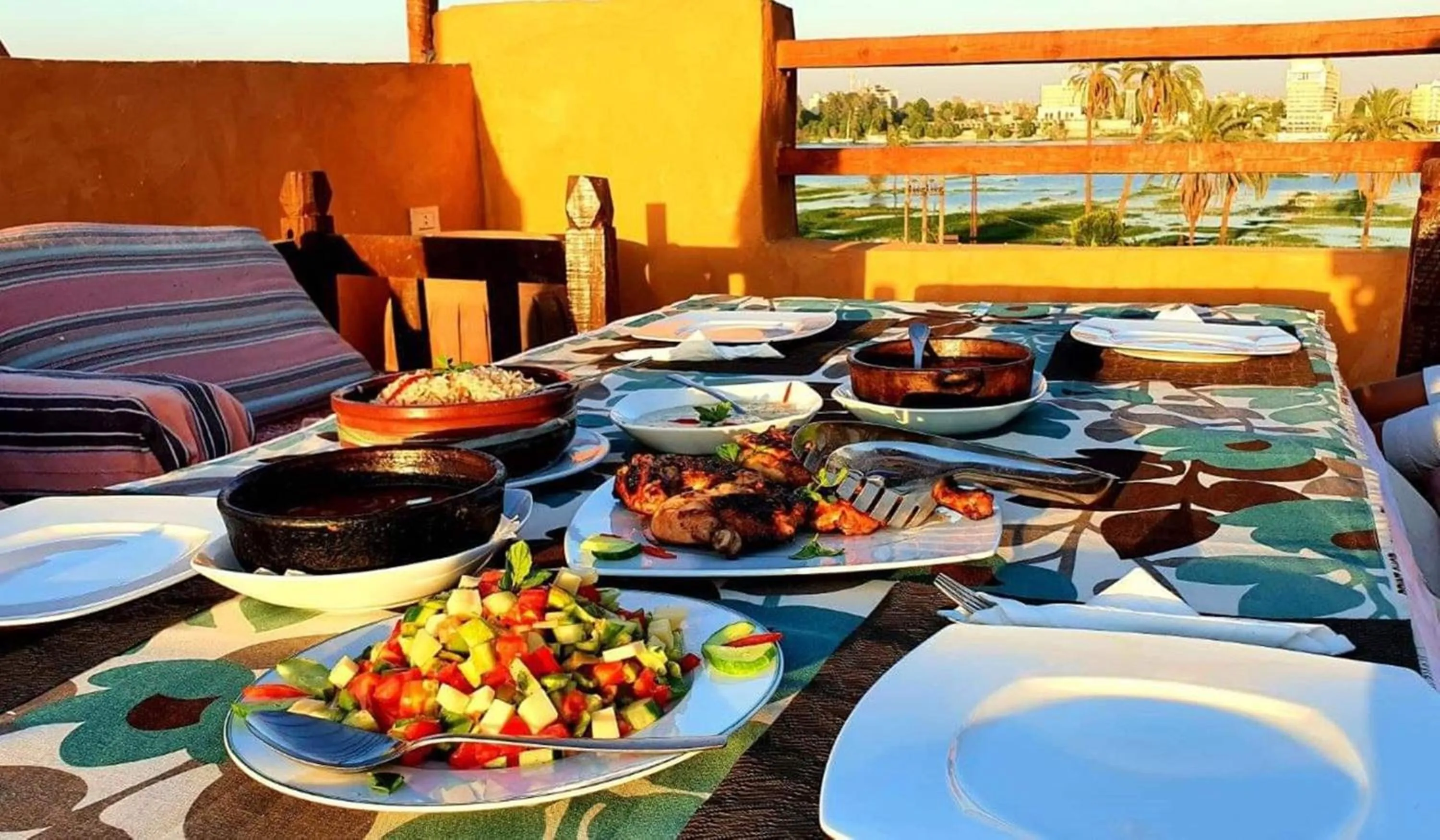 Food and drinks in Nile Compound