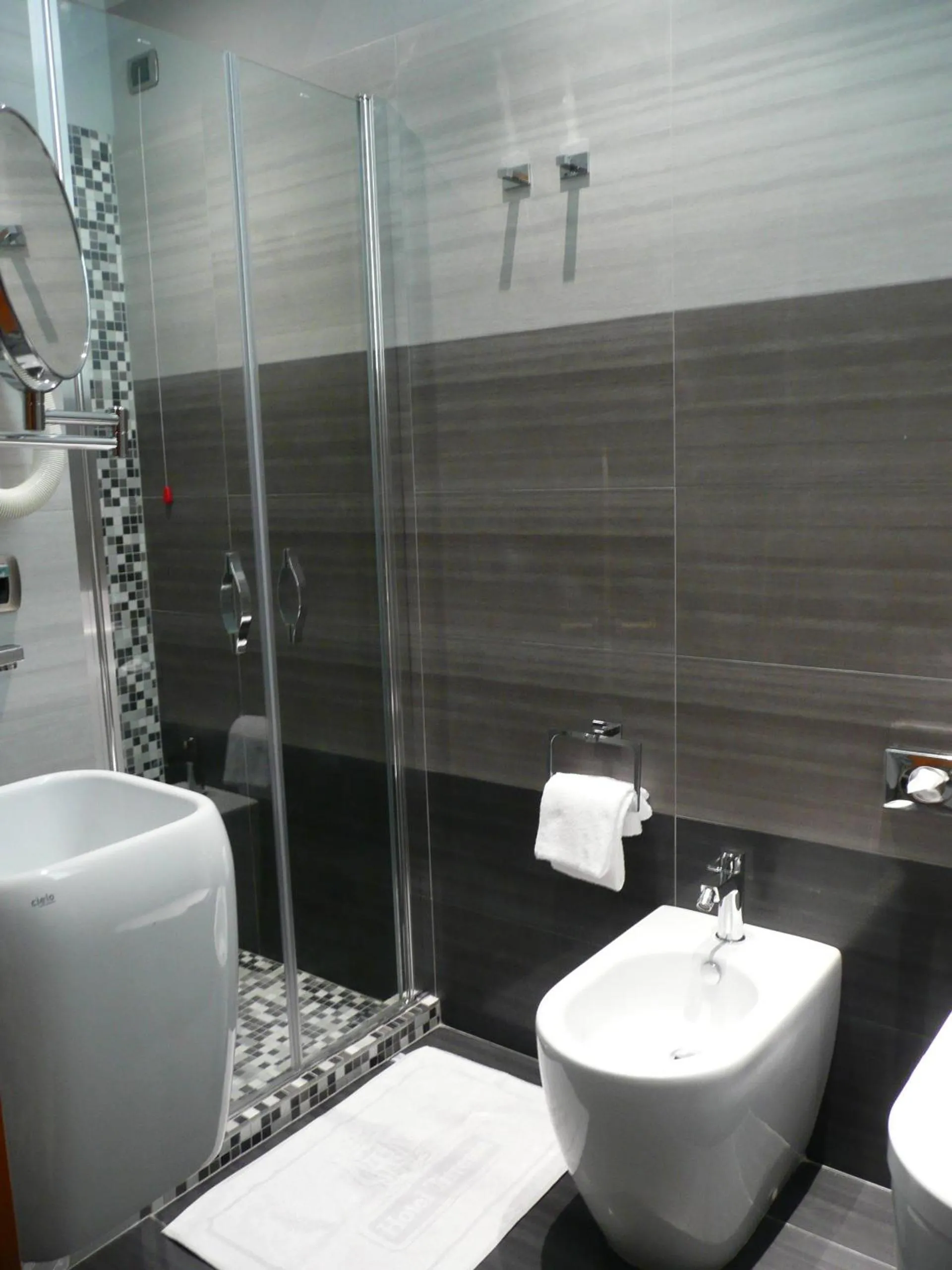 Shower in Hotel Tirrenia