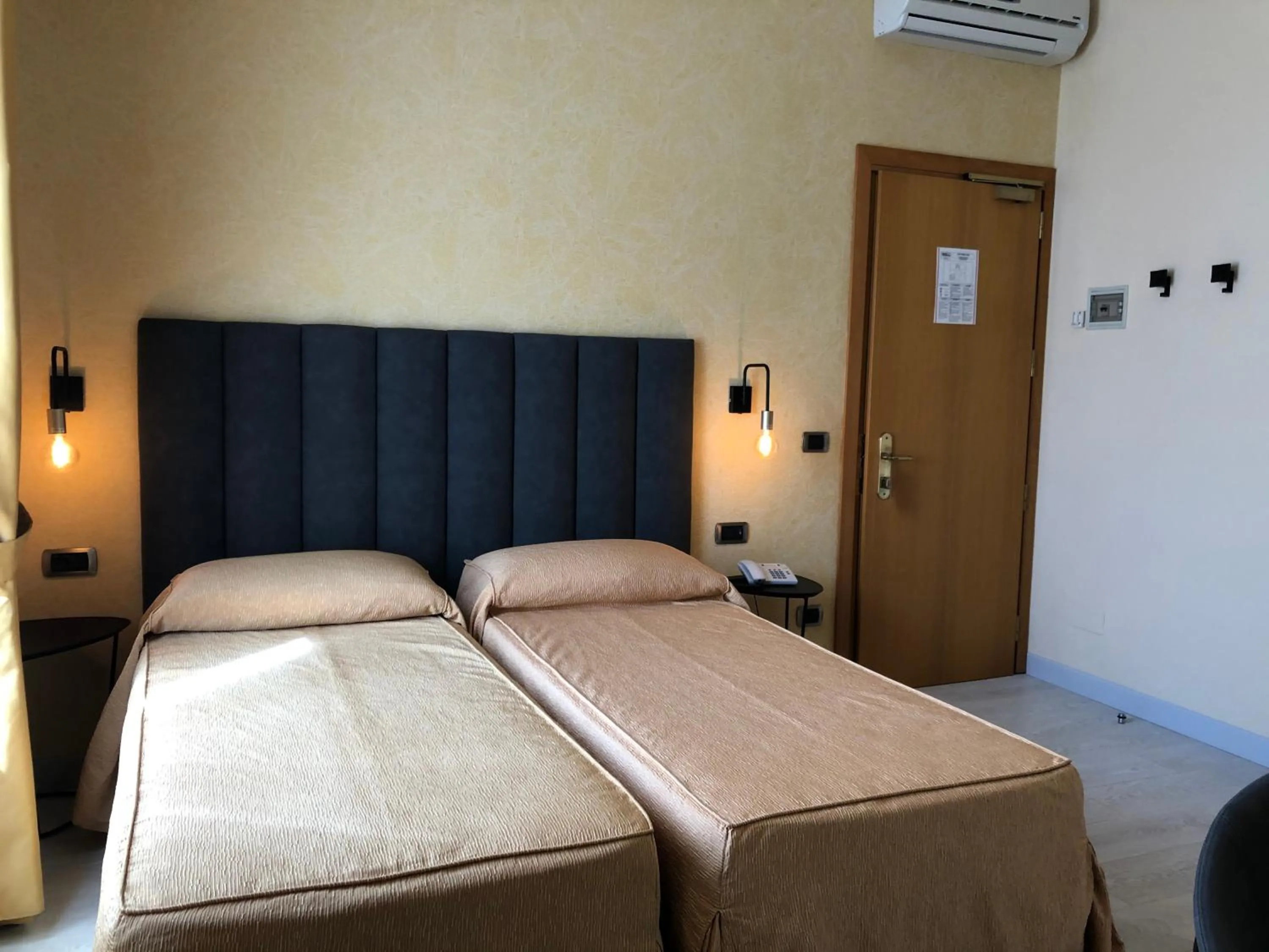Bedroom, Bed in Hotel Tirrenia
