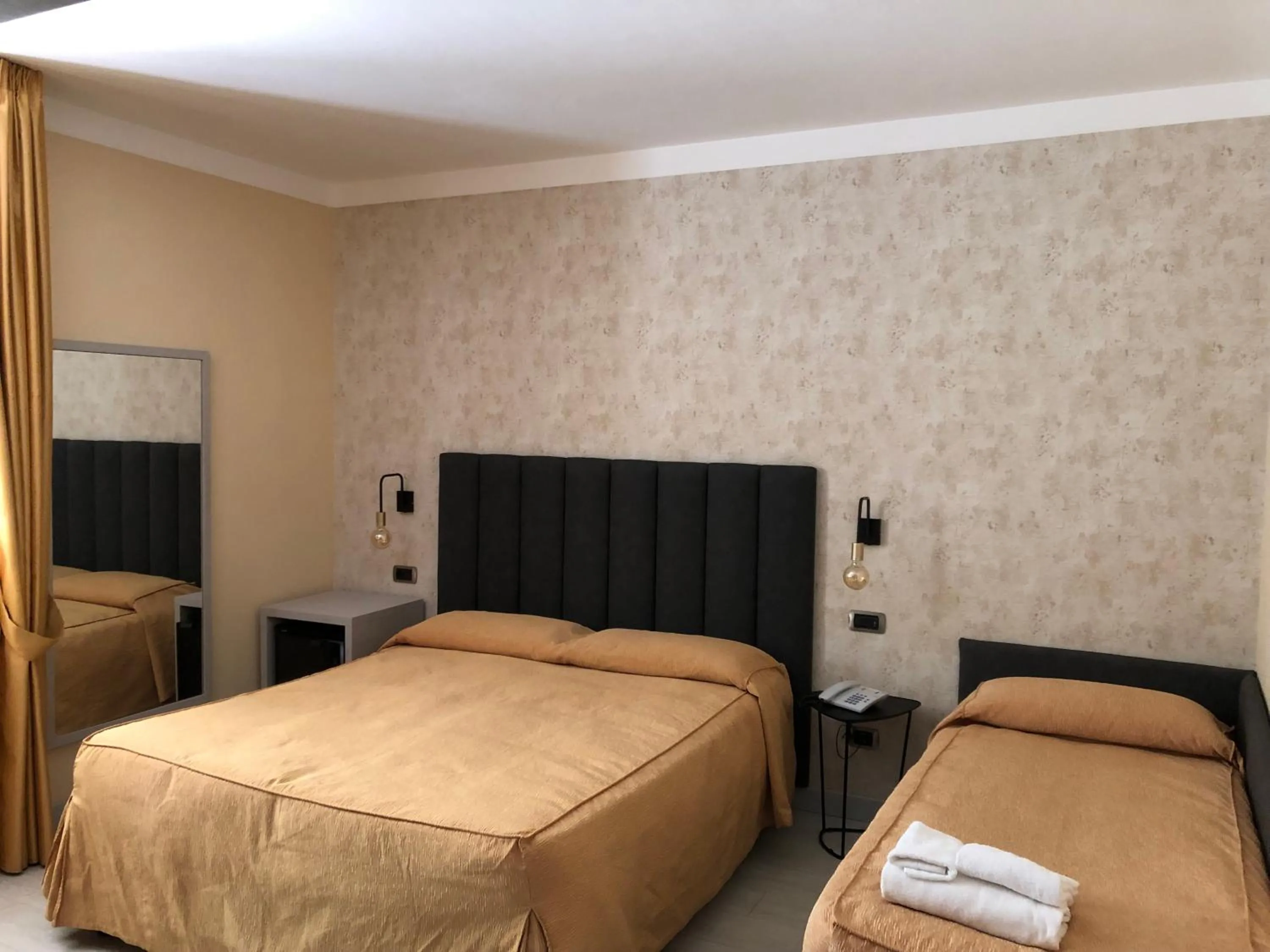 Bedroom, Bed in Hotel Tirrenia