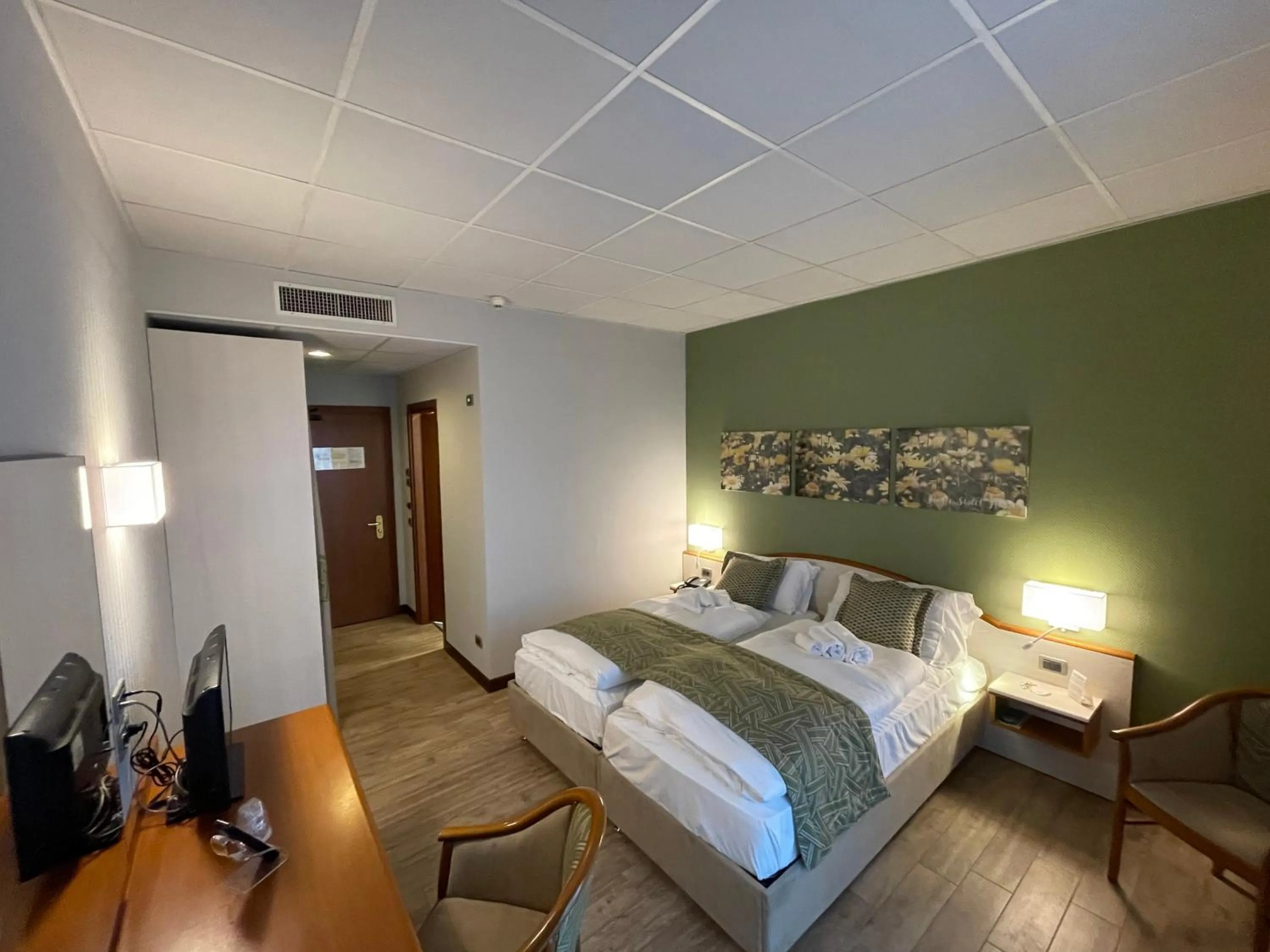 Photo of the whole room, Bed in Hotel all'Orso