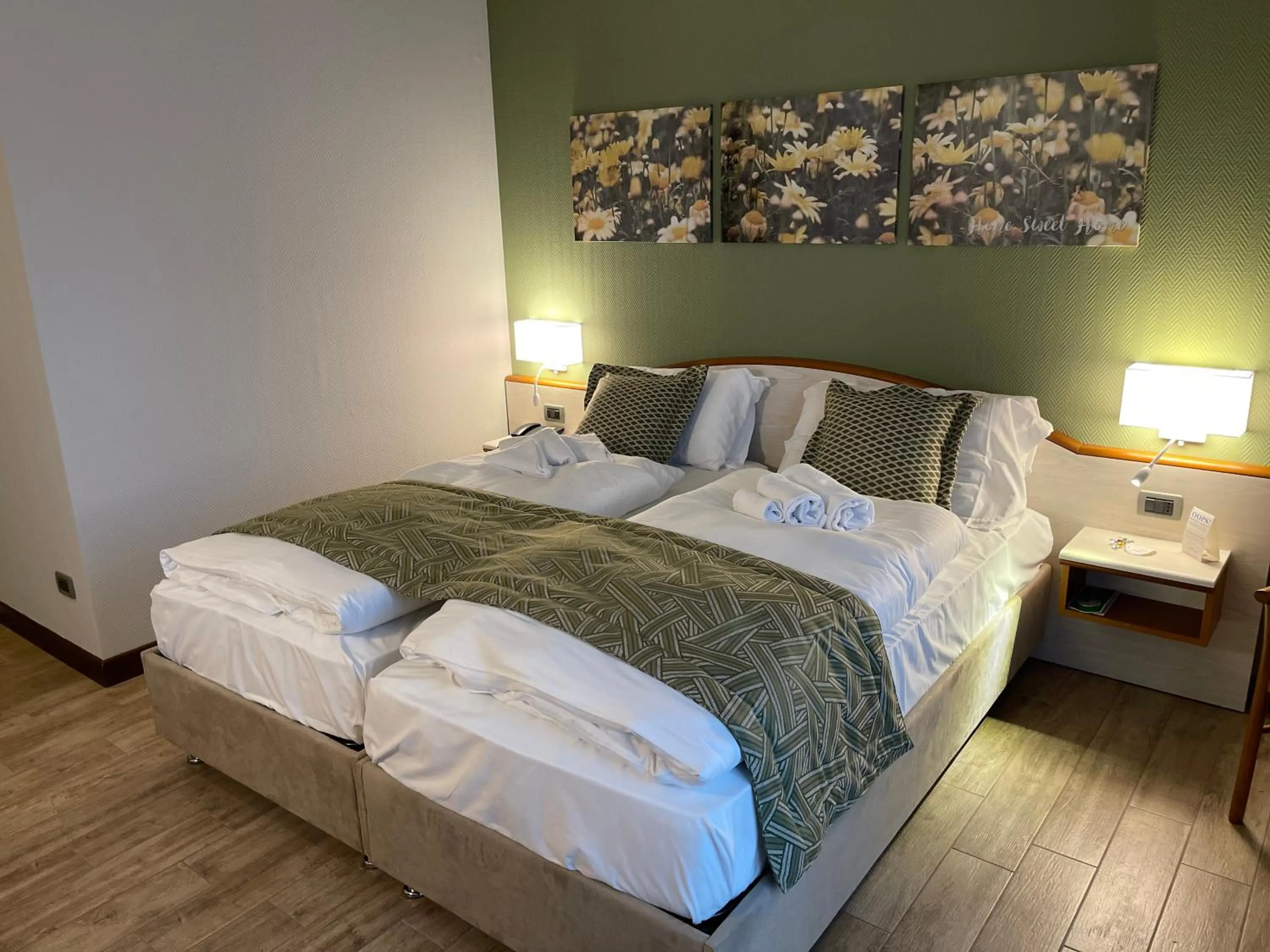 Photo of the whole room, Bed in Hotel all'Orso