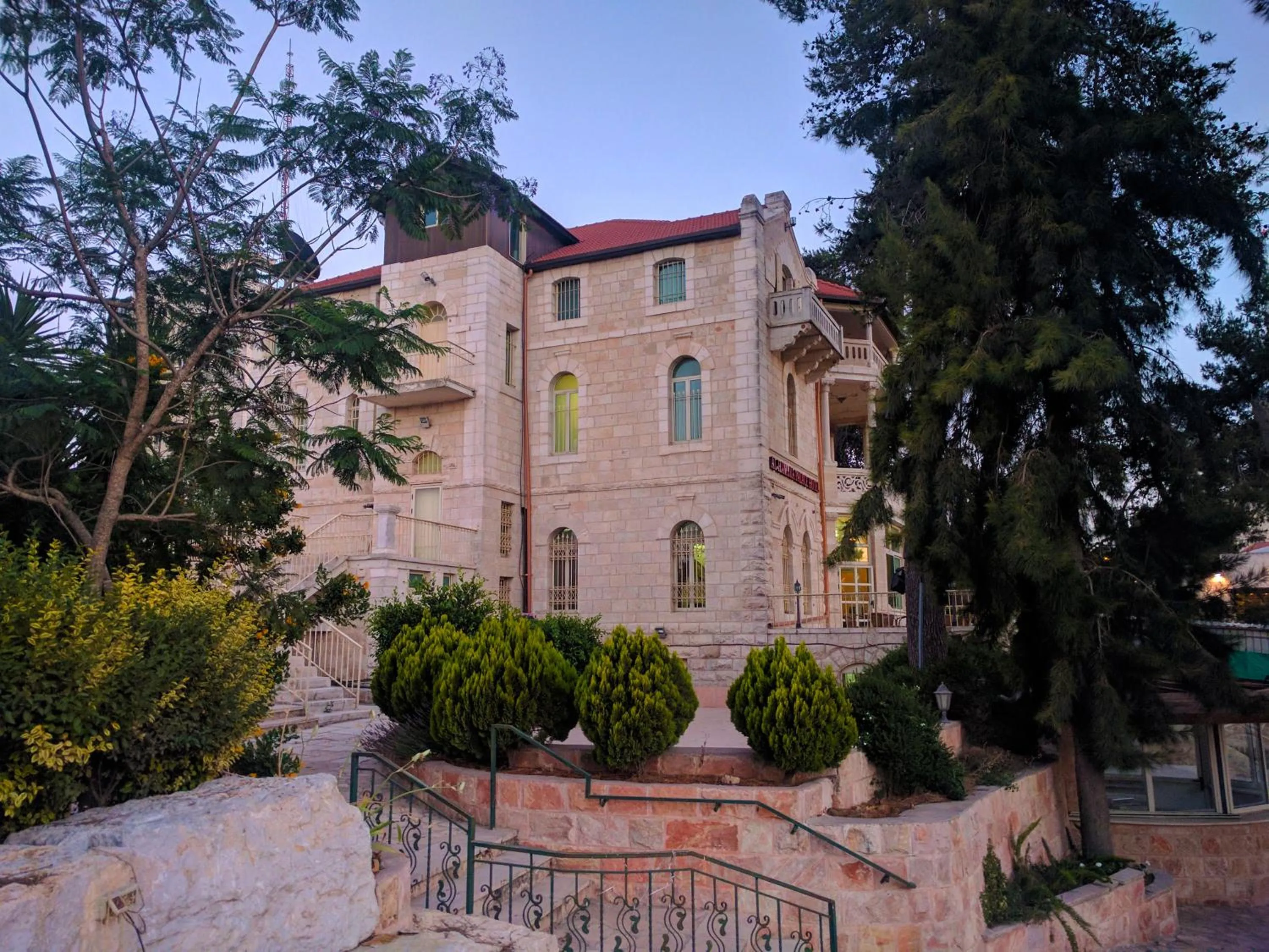 Property building in Alhambra Palace Hotel Suites - Ramallah