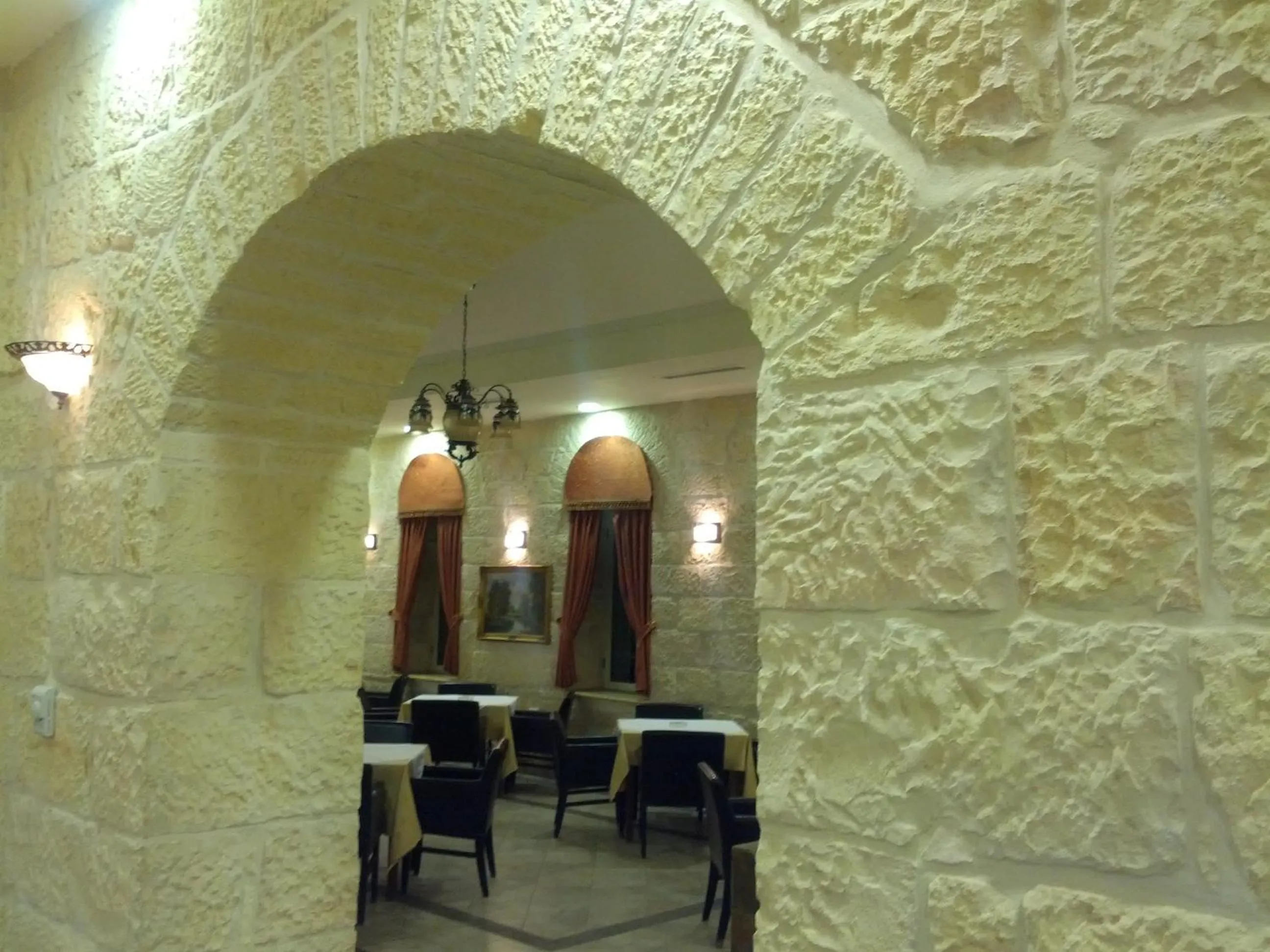Restaurant/places to eat in Alhambra Palace Hotel Suites - Ramallah