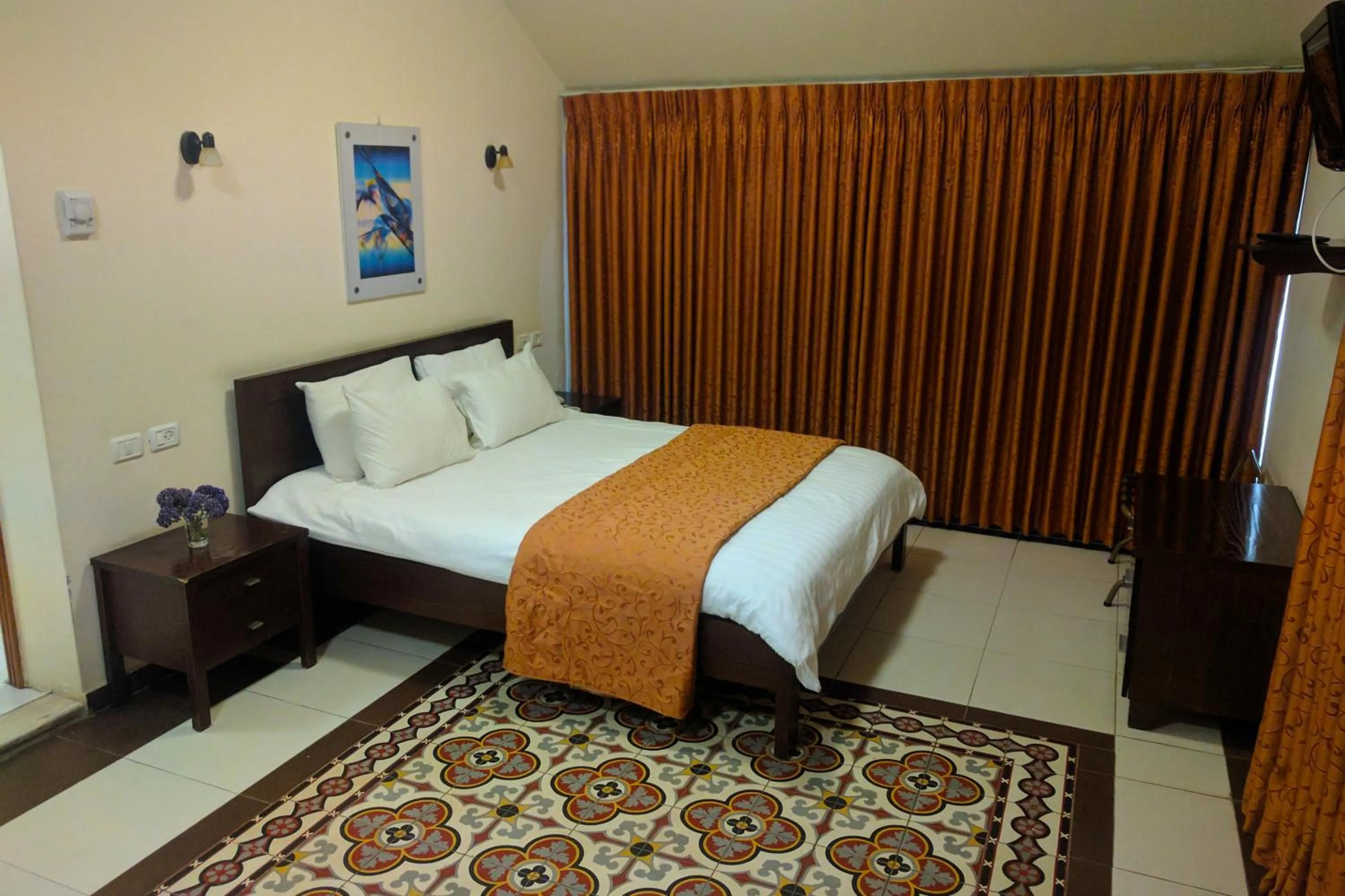 Photo of the whole room, Bed in Alhambra Palace Hotel Suites - Ramallah