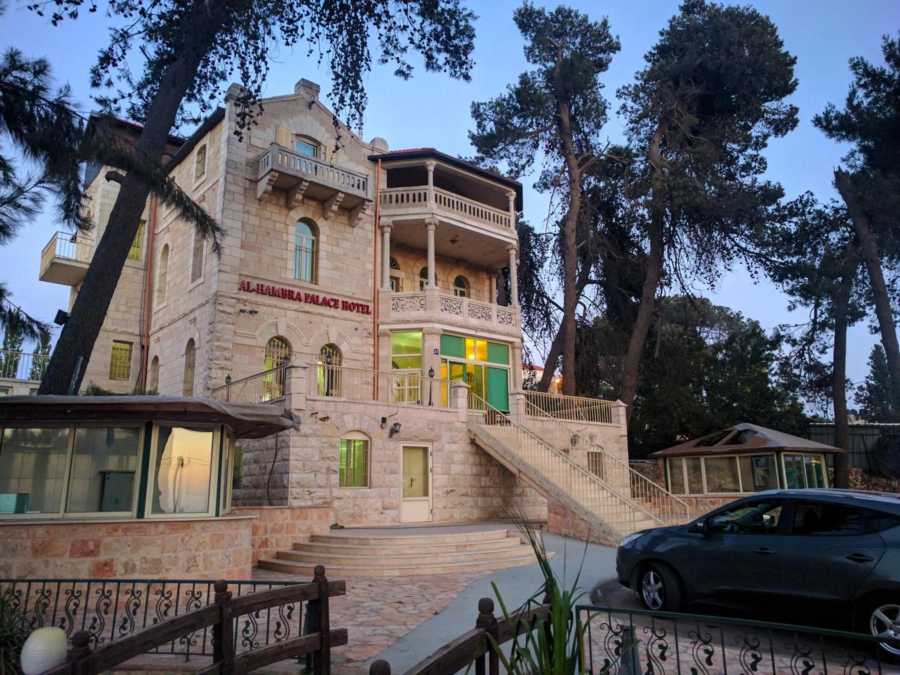 Facade/entrance in Alhambra Palace Hotel Suites - Ramallah