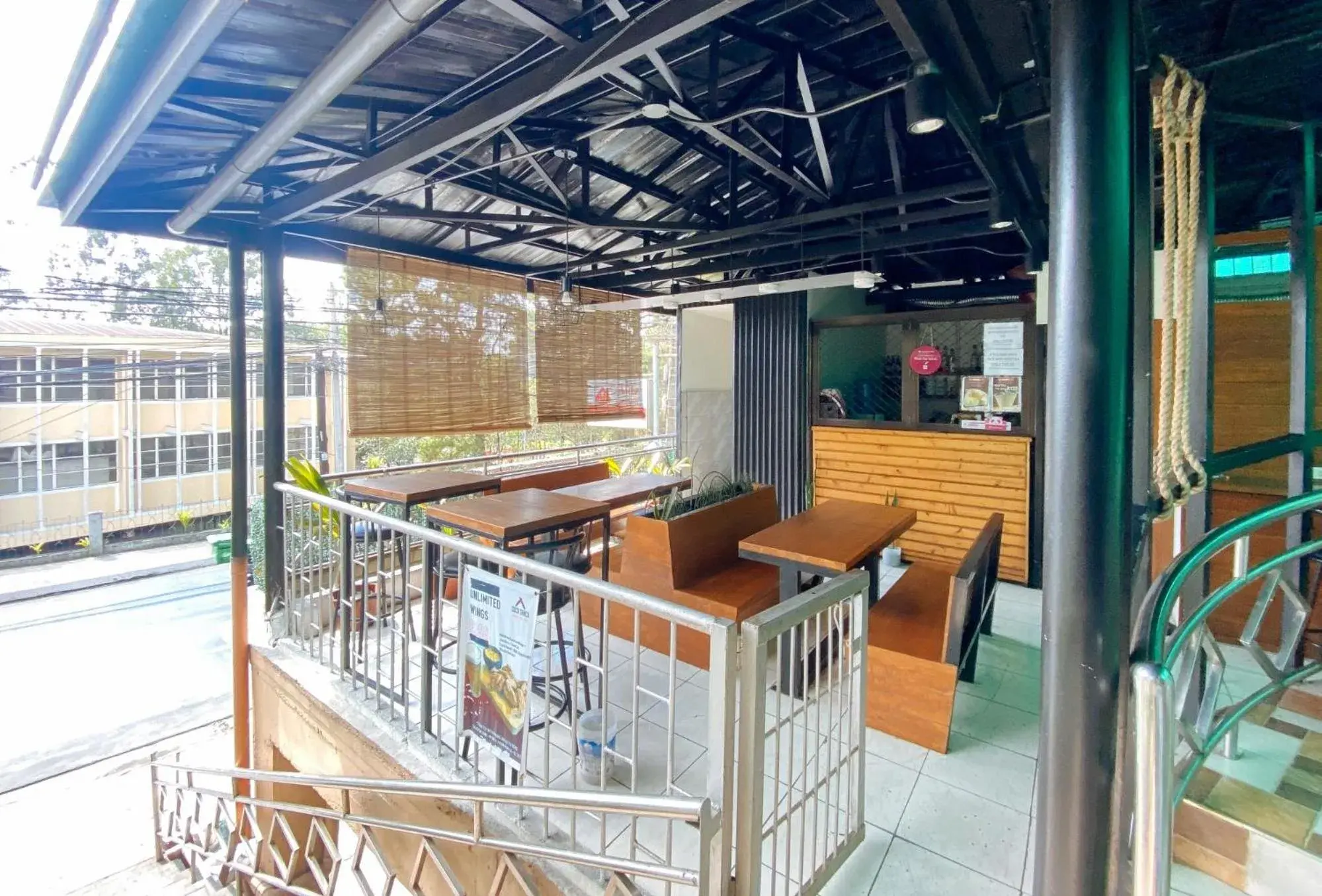 Balcony/Terrace in RedDoorz Hostel @ Tita Aidz Inn Baguio Balcony/Terrace in RedDoorz Hostel @ Tita Aidz Inn Baguio