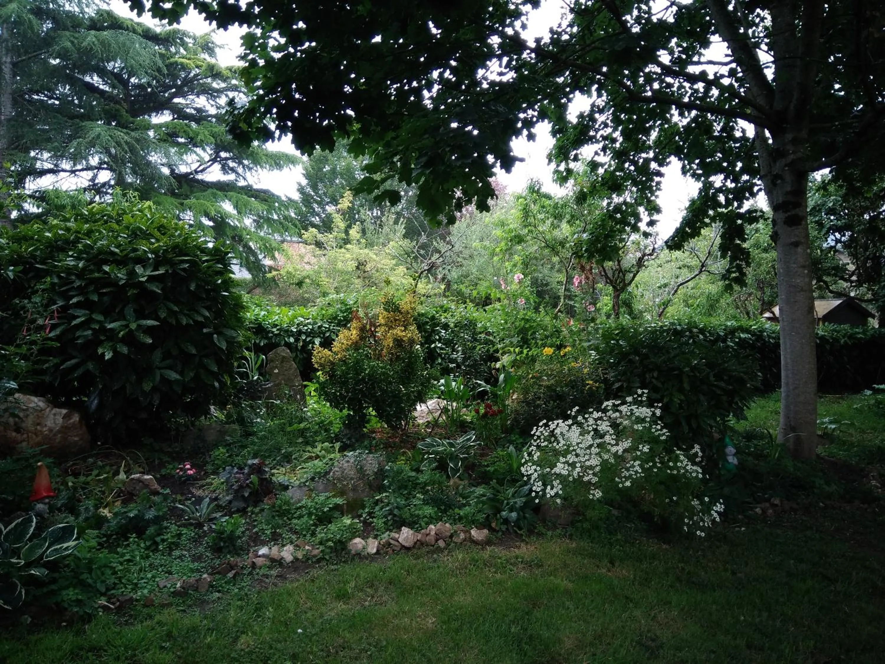 Garden view in Les Clés du Parc