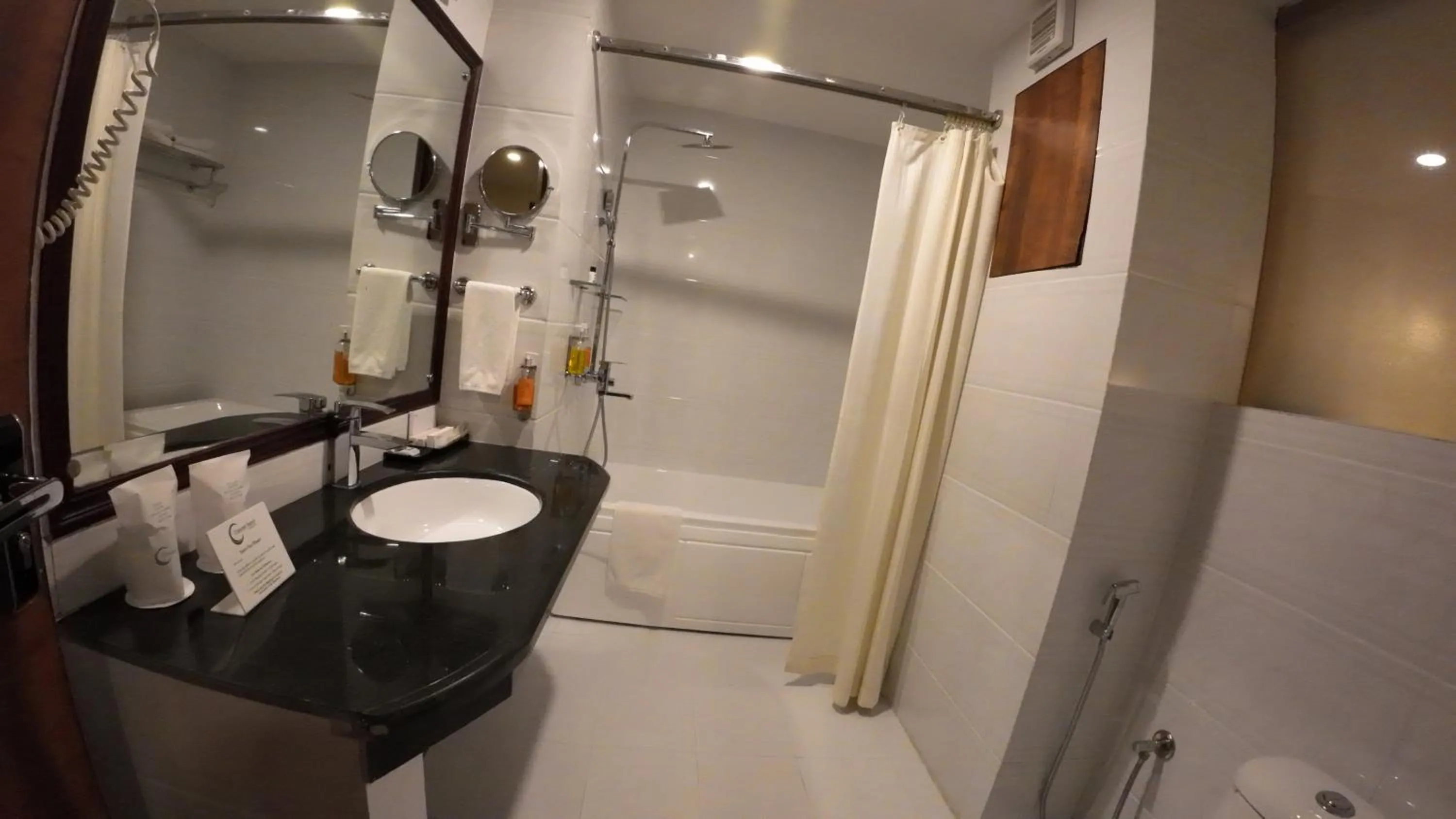 Bathroom in Crescent Resort, Darjeeling