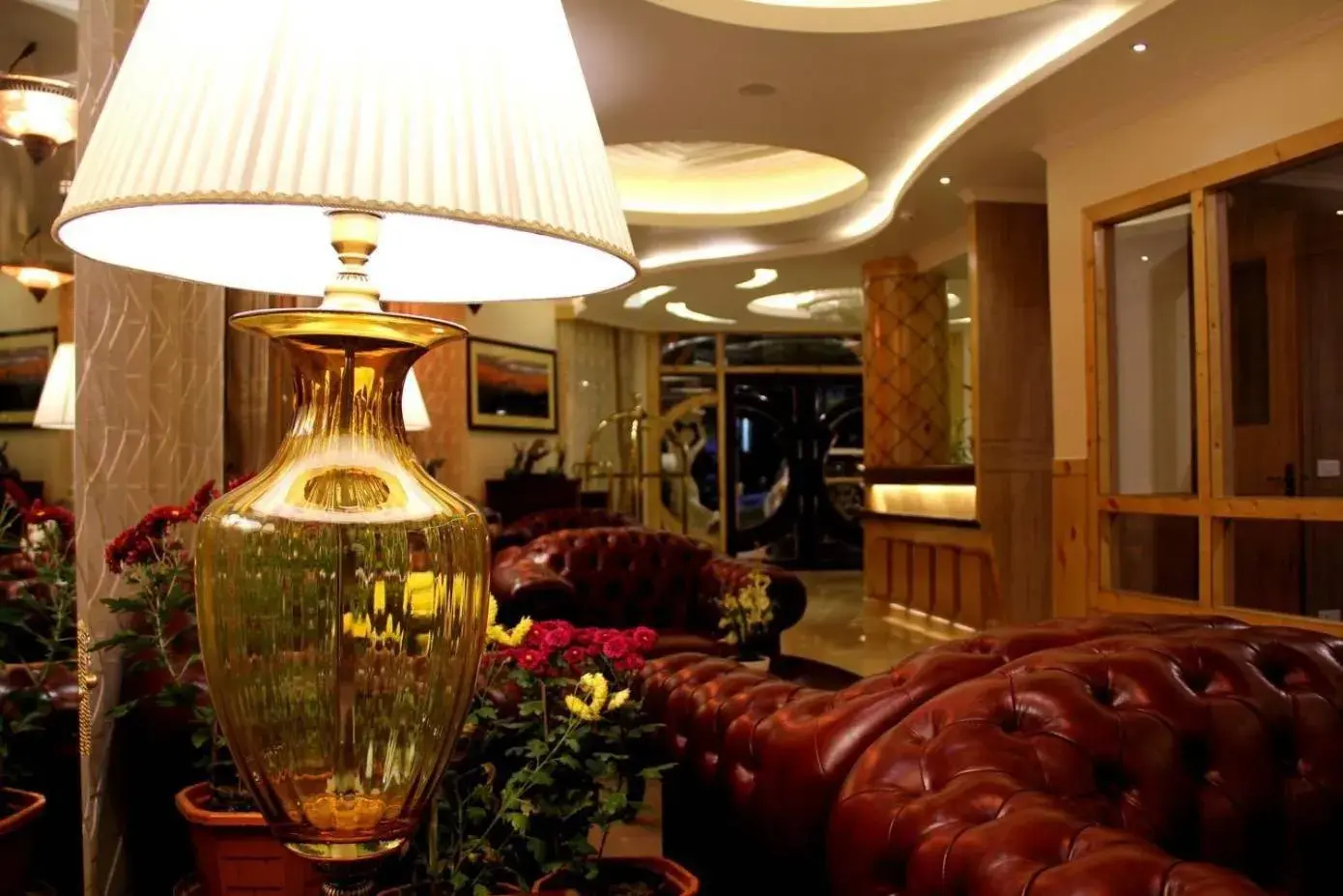 Lobby or reception in Crescent Resort, Darjeeling Lobby or reception in Crescent Resort, Darjeeling