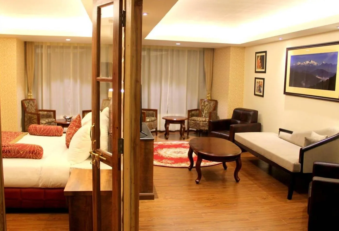 Living room, Bed in Crescent Resort, Darjeeling