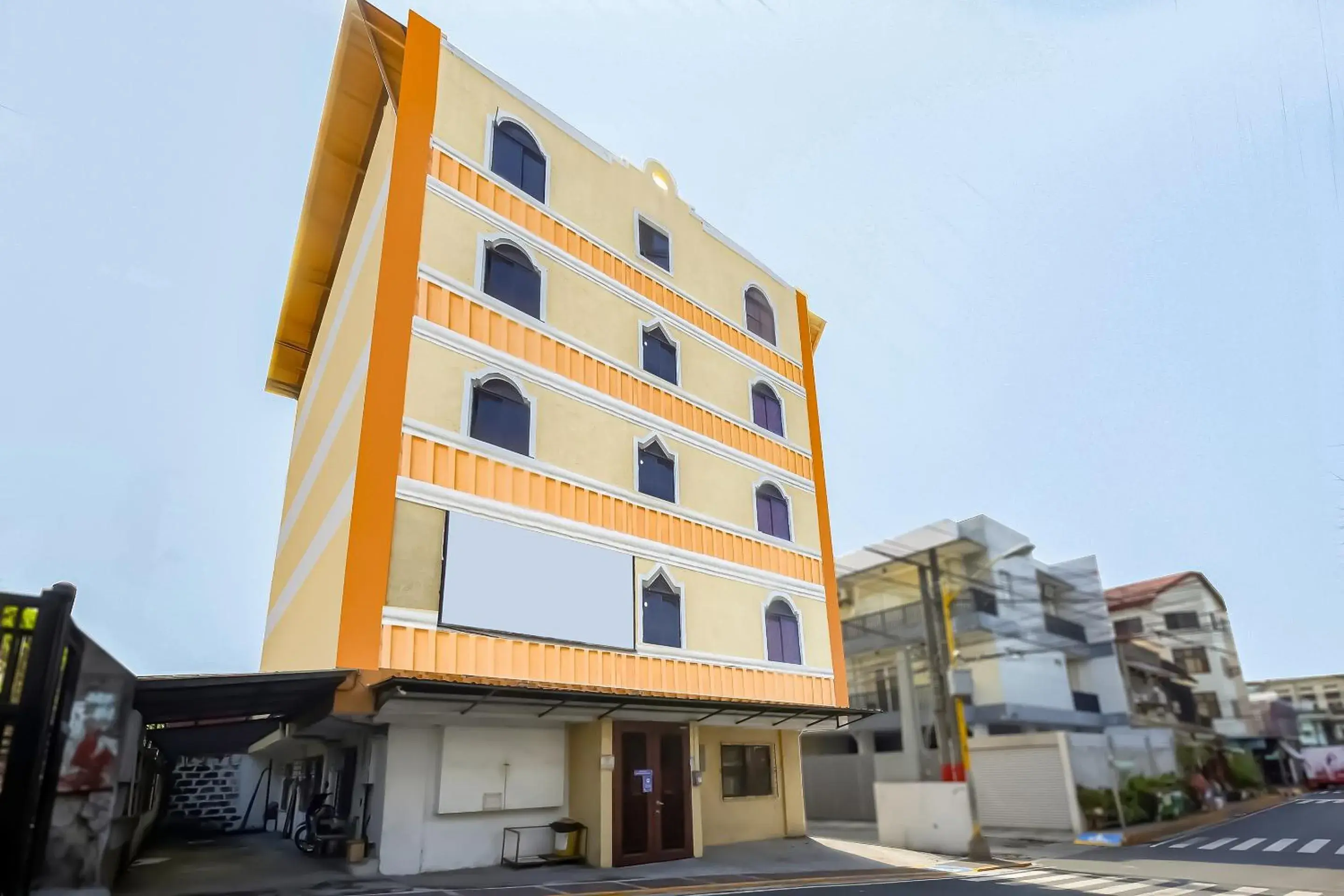 Facade/entrance in Super OYO 856 City Stay Inns Slex Makati Facade/entrance in Super OYO 856 City Stay Inns Slex Makati