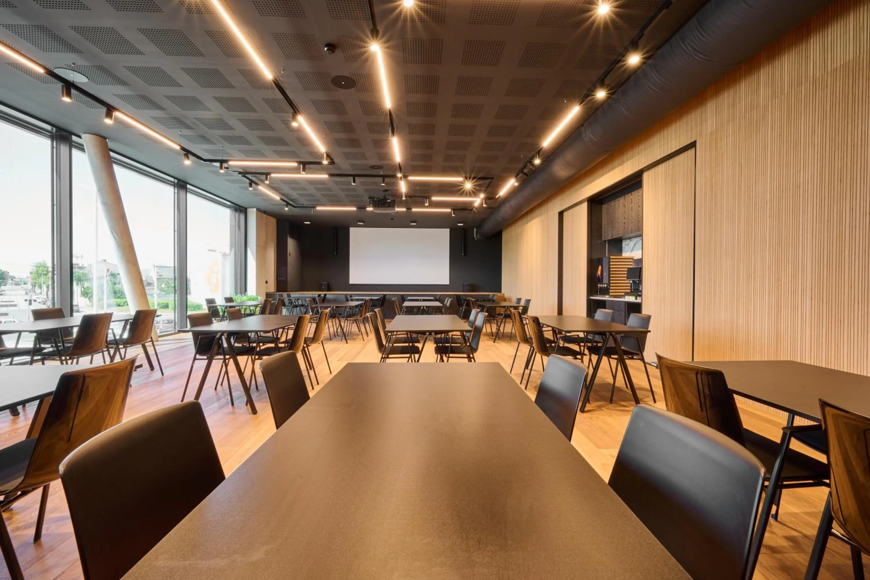 Business facilities in ABA Apartments