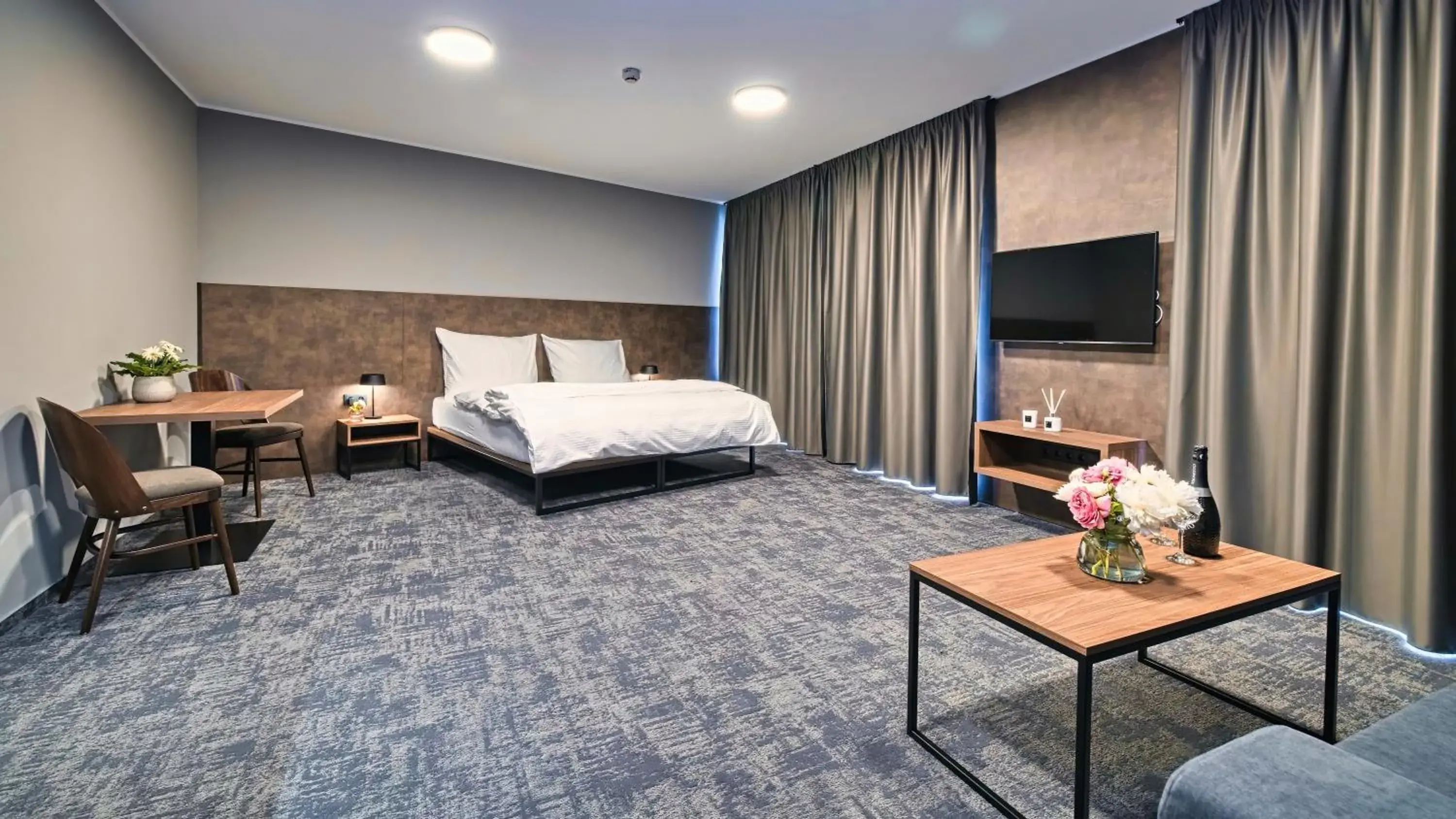 Apartment with Balcony - single occupancy in ABA Apartments Apartment with Balcony - single occupancy in ABA Apartments