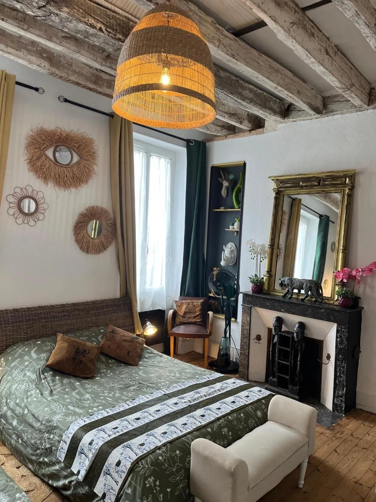Family Room in Les Petites Mirabelles - À 9mn du ZooParc de Beauval - Gare à 200m - Route des Châteaux de la Loire