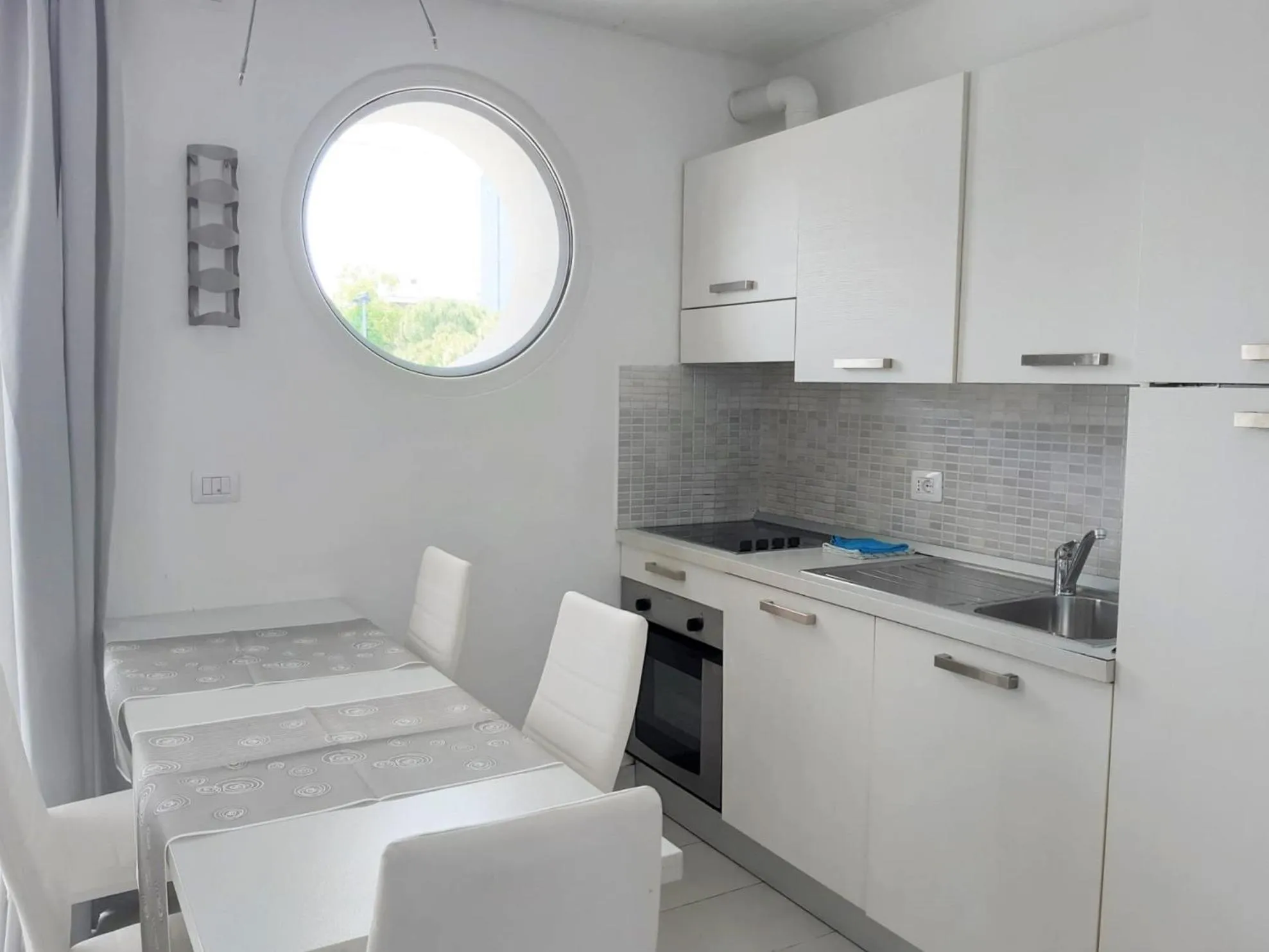 Kitchen or kitchenette in Appart-Hotel Holiday