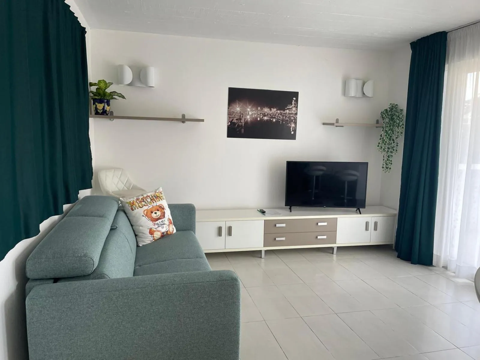 TV and multimedia in Appart-Hotel Holiday