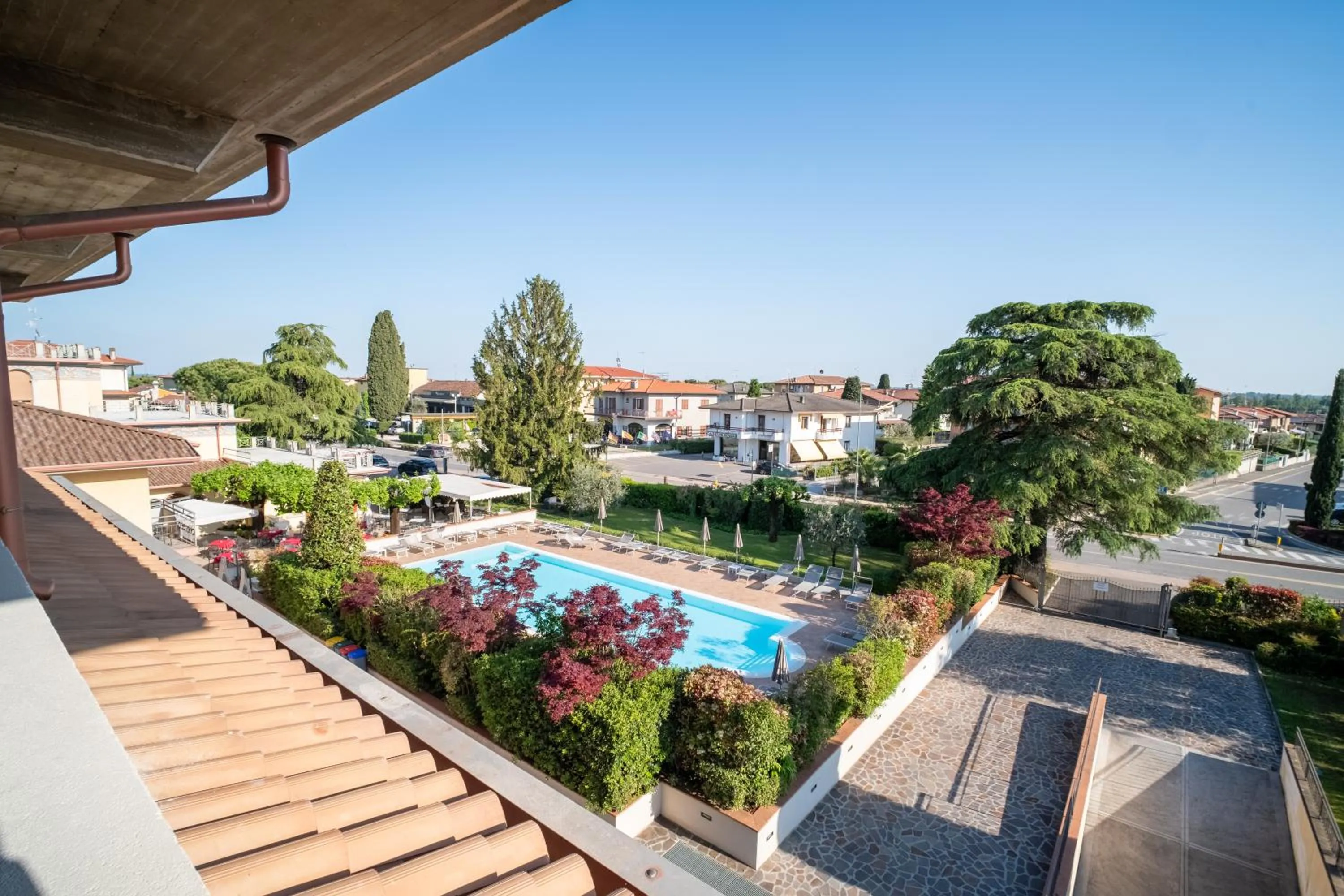 Pool view in Hotel Gardenia Sirmione