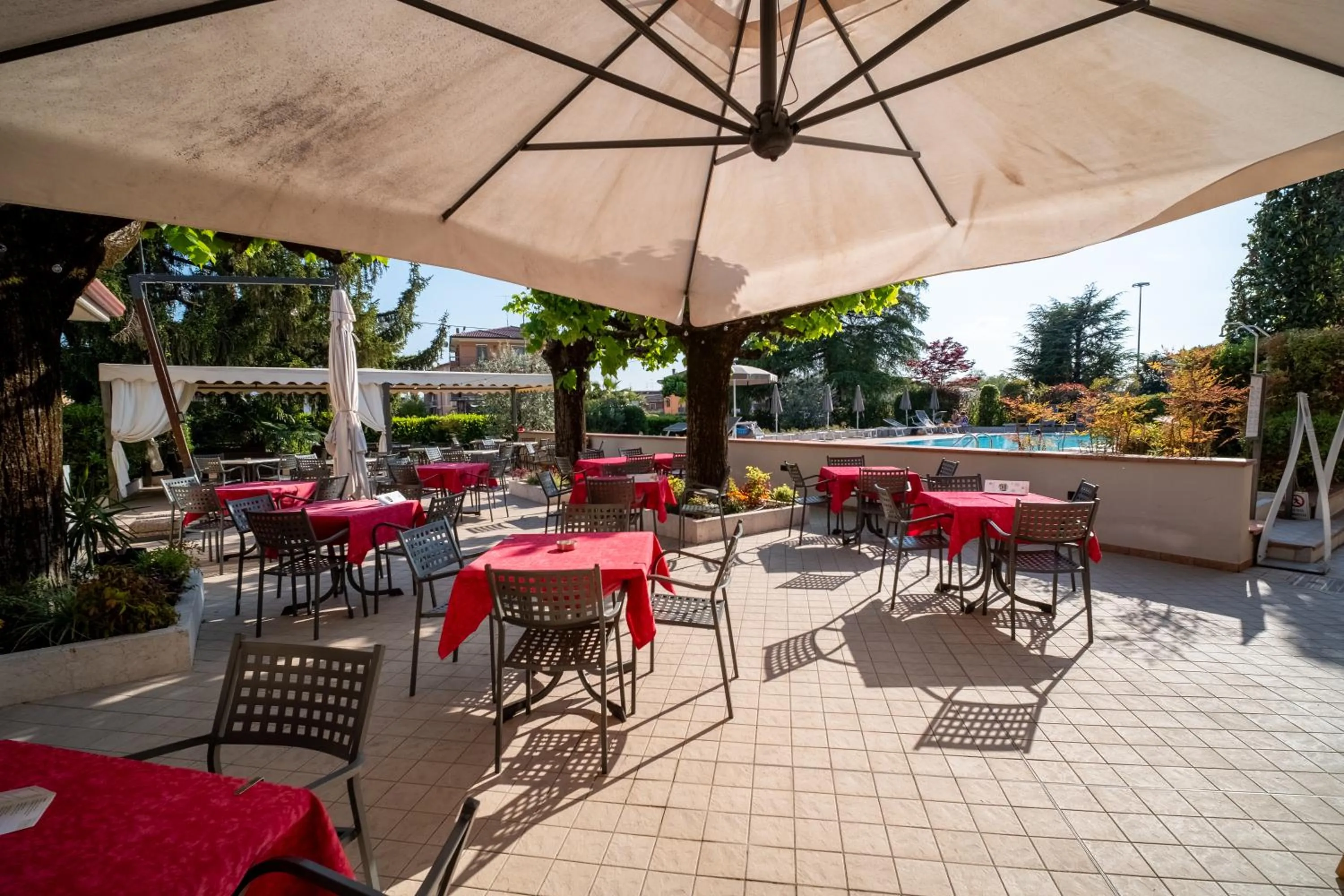 Patio in Hotel Gardenia Sirmione
