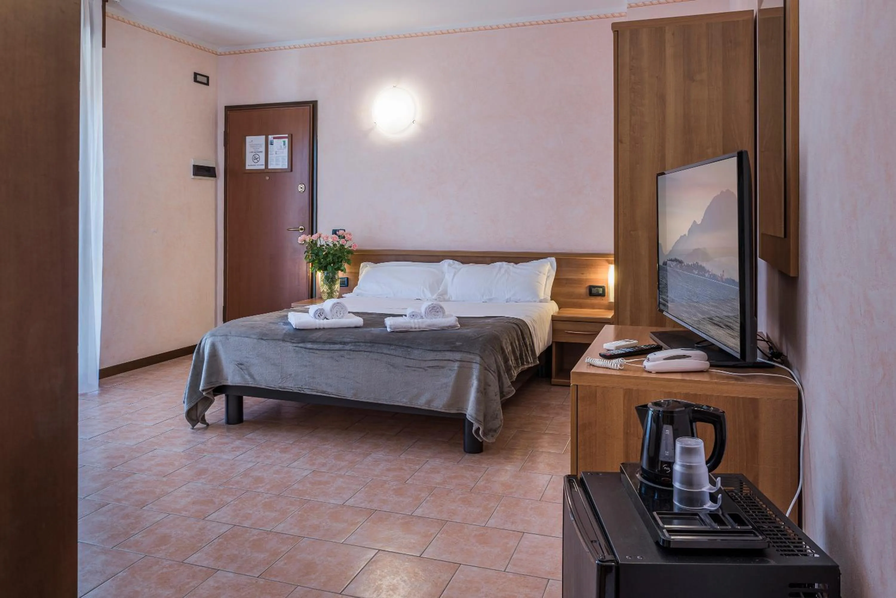 Bedroom, Bed in Hotel Gardenia Sirmione