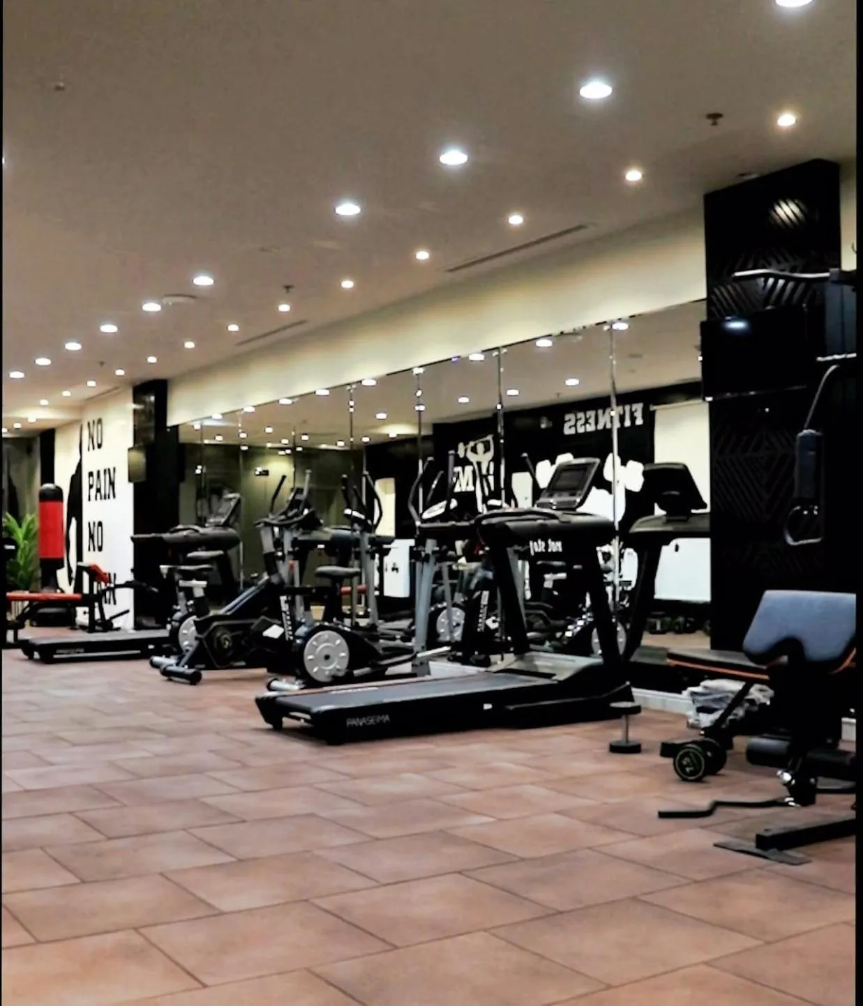 Fitness centre/facilities in Royal Boutique Hotel