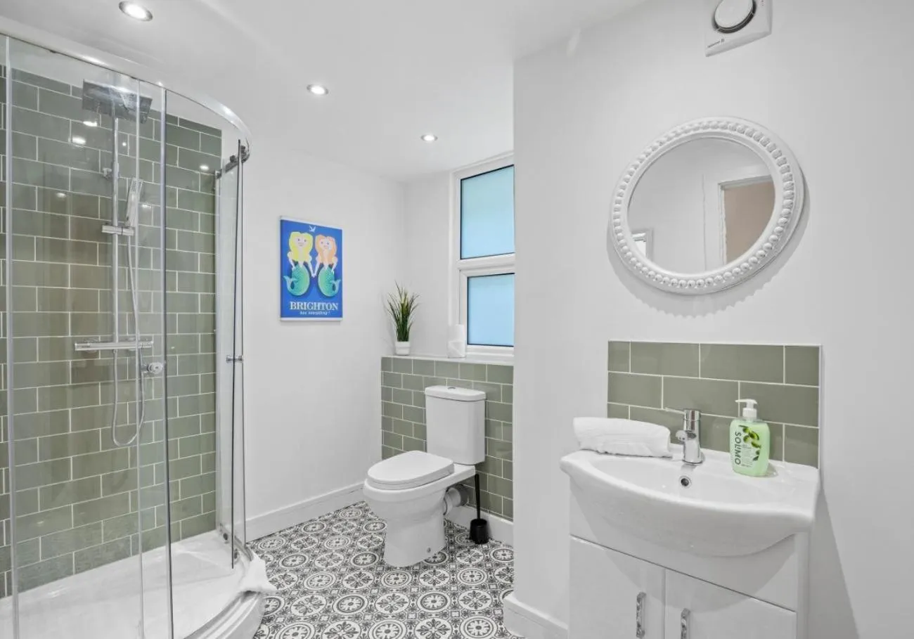 Shower in St Peters Pad By My Getaways Free Parking