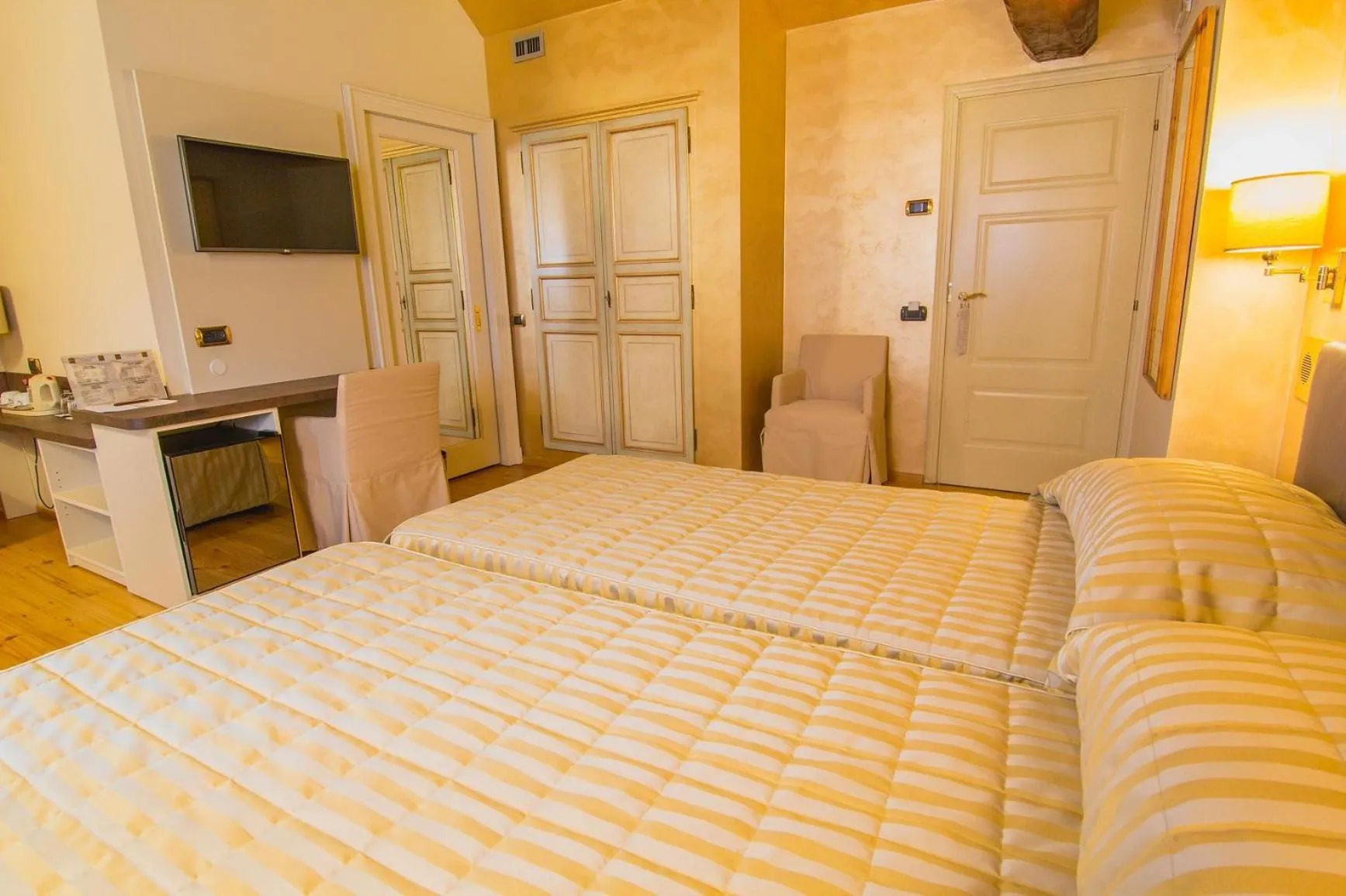 Bed in Hotel Parco Borromeo - Monza Brianza