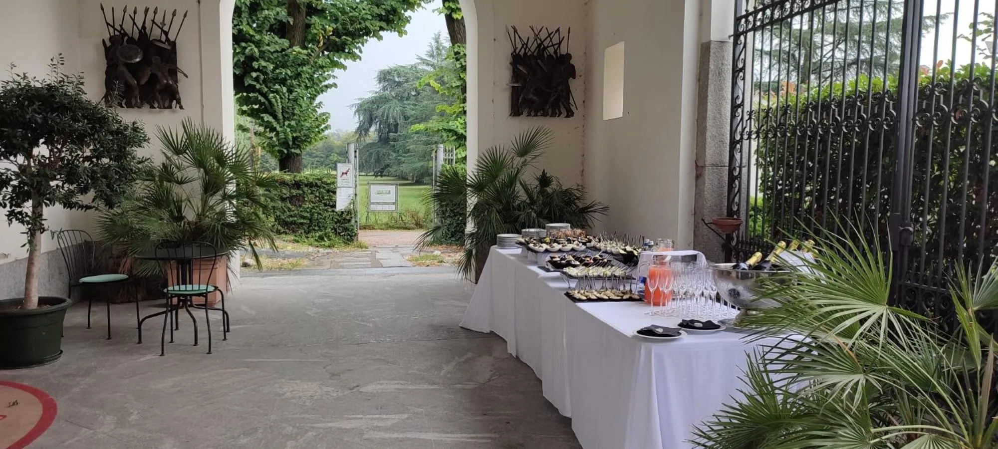 Patio in Hotel Parco Borromeo - Monza Brianza