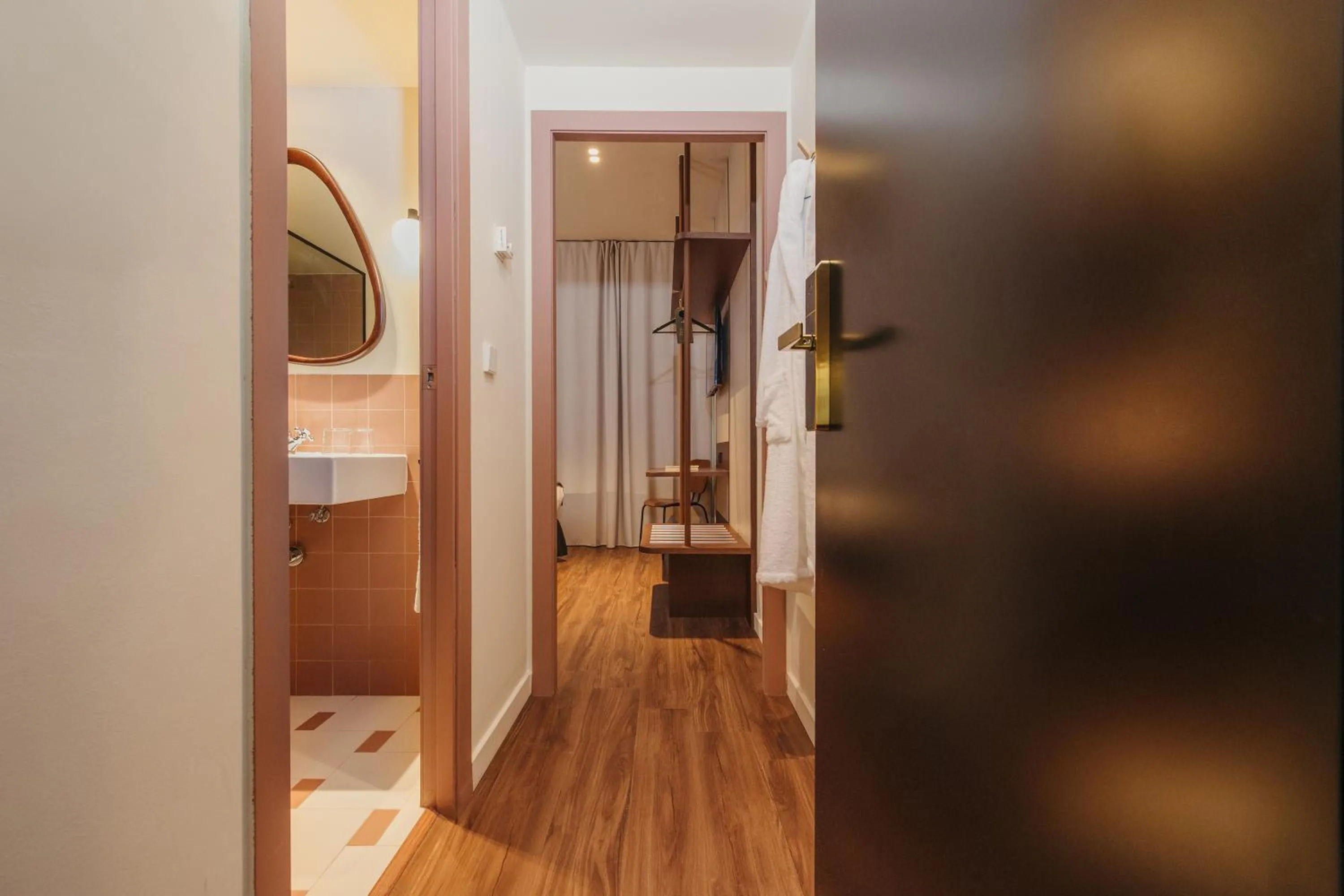 Photo of the whole room in H Regas Adults Only